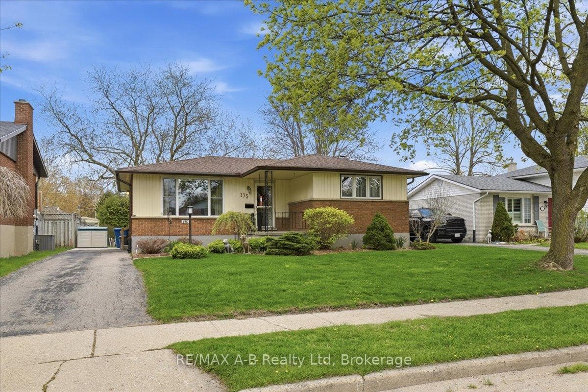 175 Mowat Street photo 1