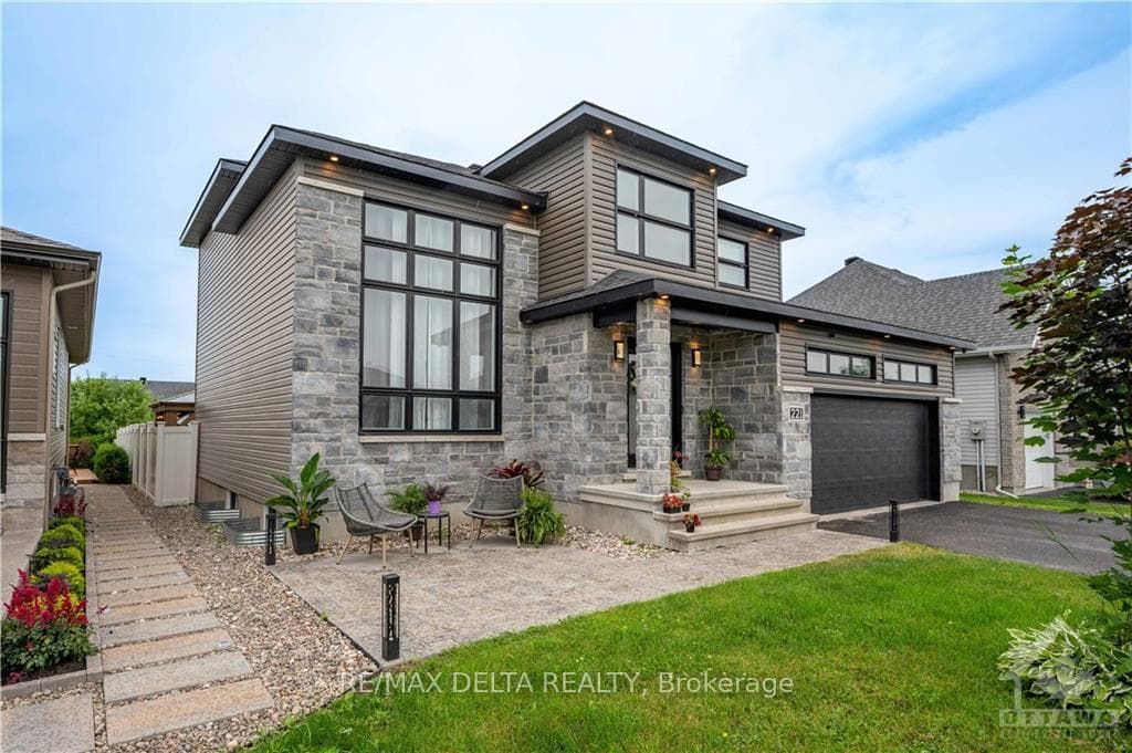 221 VERSAILLE Street photo 1