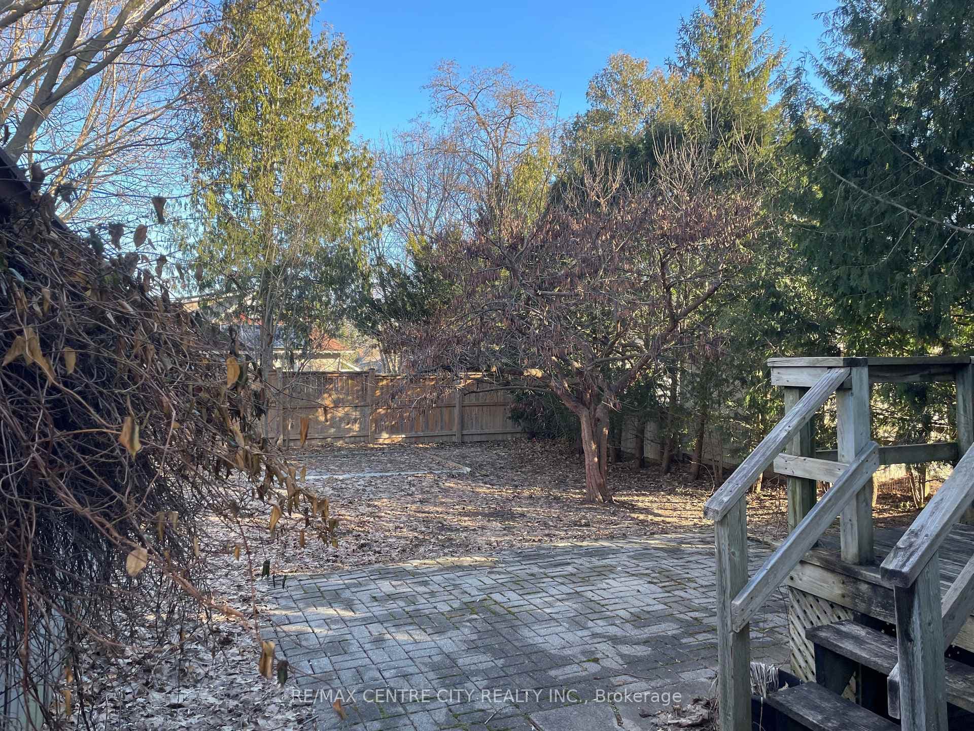 58 Windsor Avenue photo 43