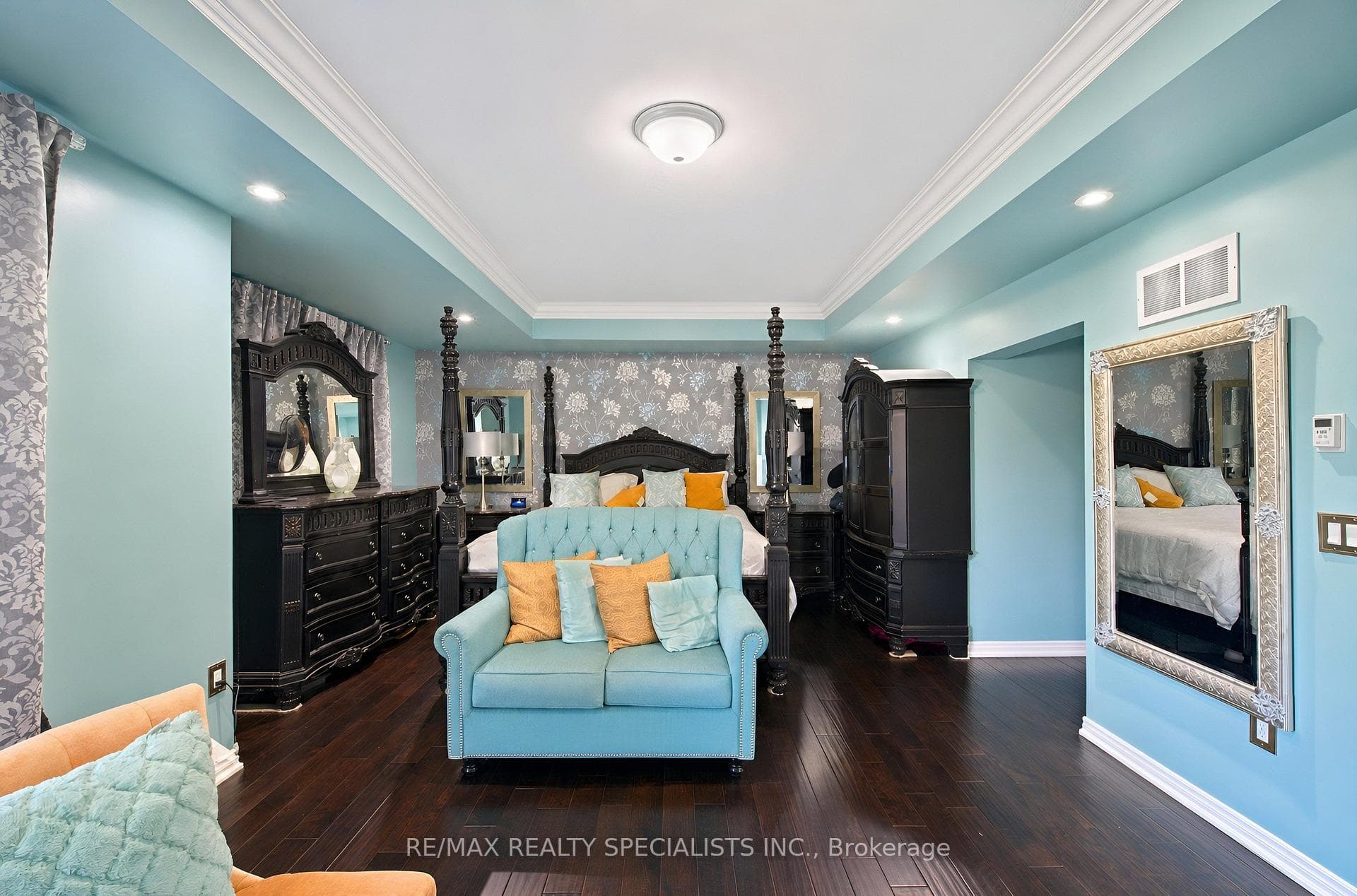 4 Burlwood Road photo 35