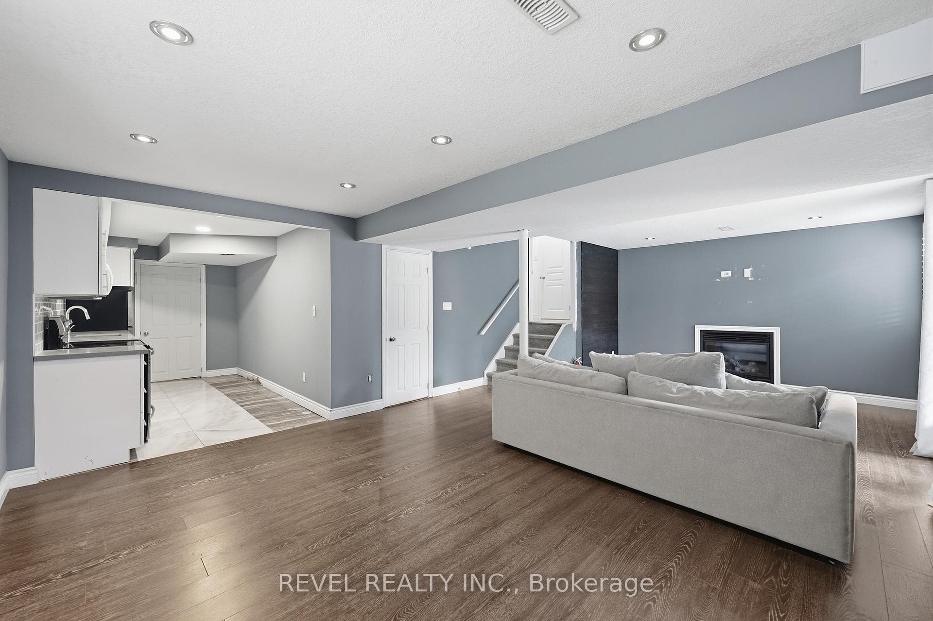 44 Springwood Drive photo 31