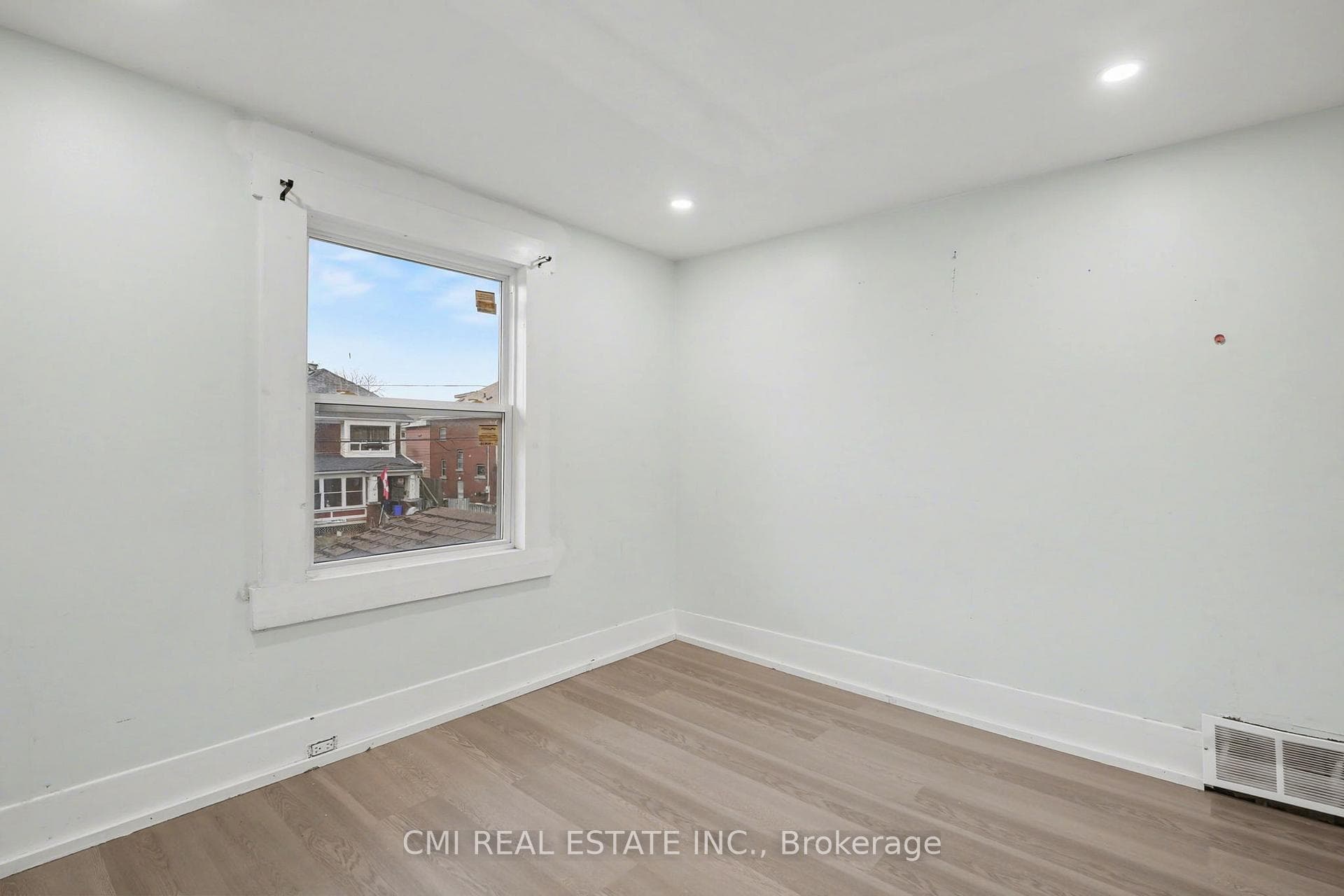 4824 Fourth Avenue photo 24