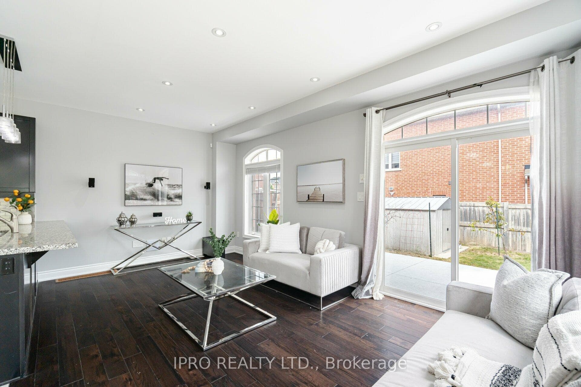 2 Pritchard Road photo 14