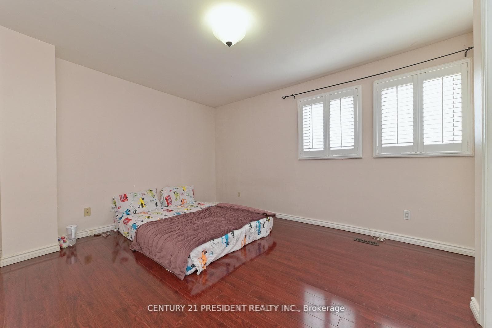 58 Bach Boulevard photo 33