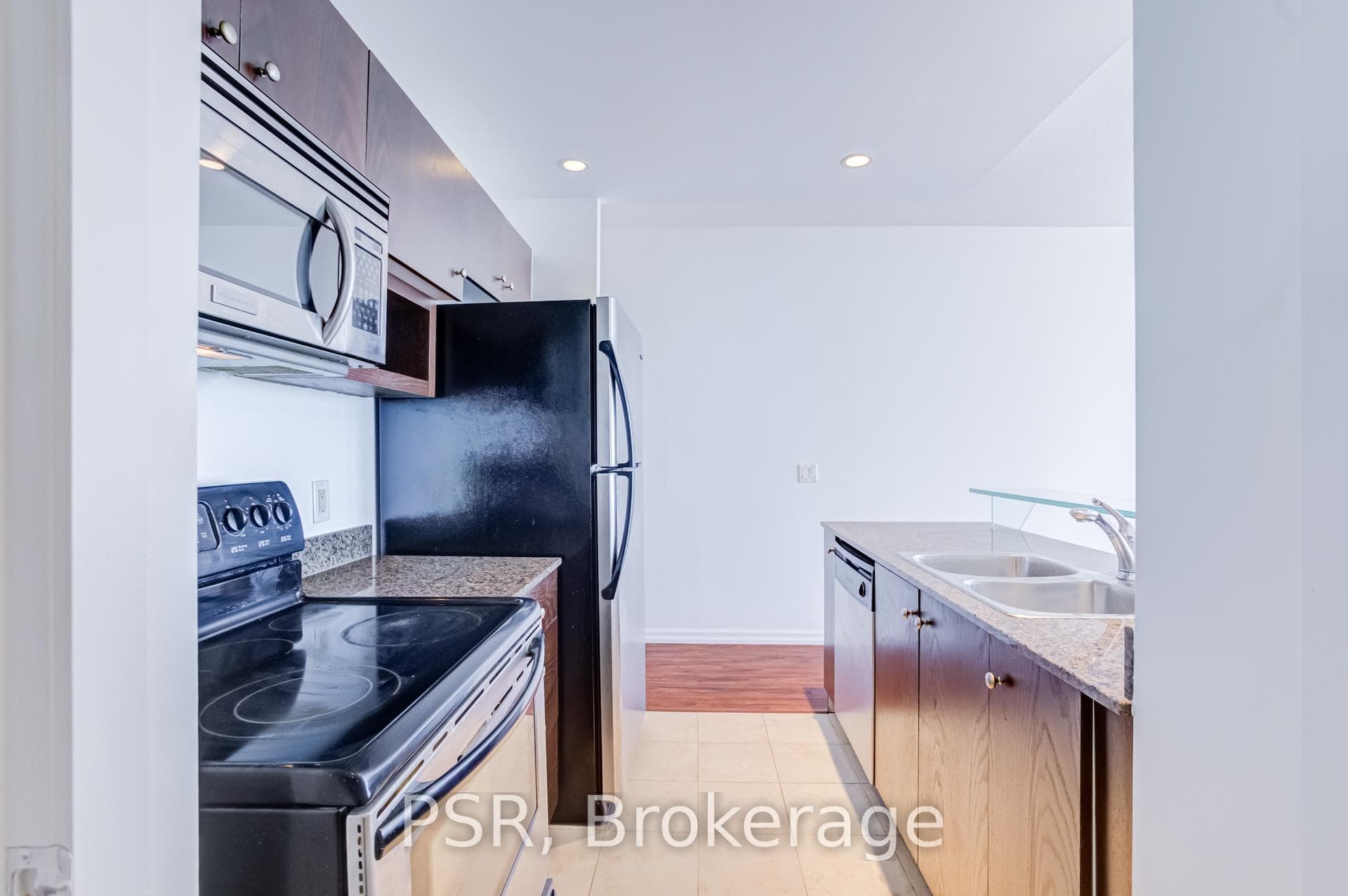 218 Queens Quay Unit 1506 photo 19