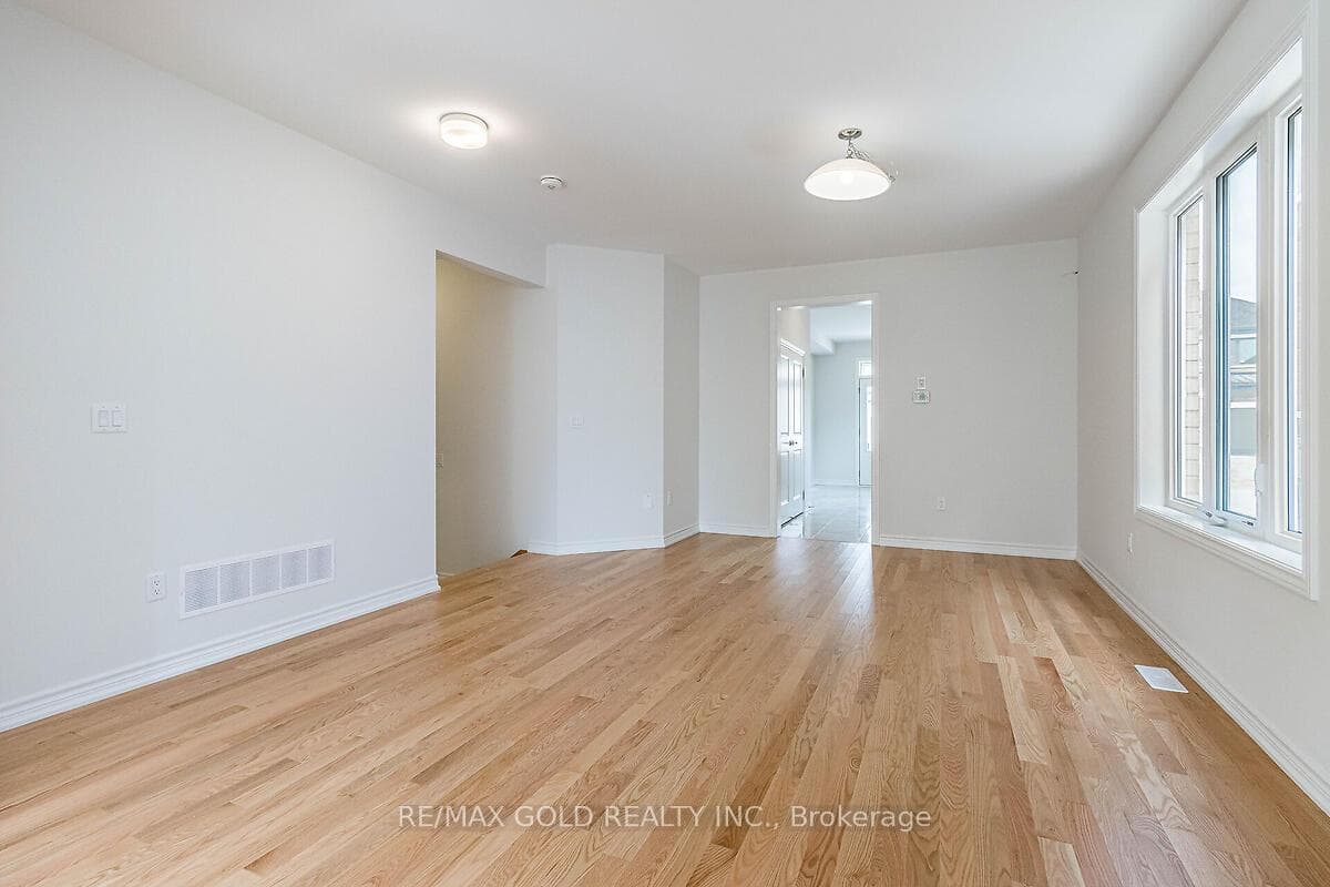7 Dolomite Drive photo 8