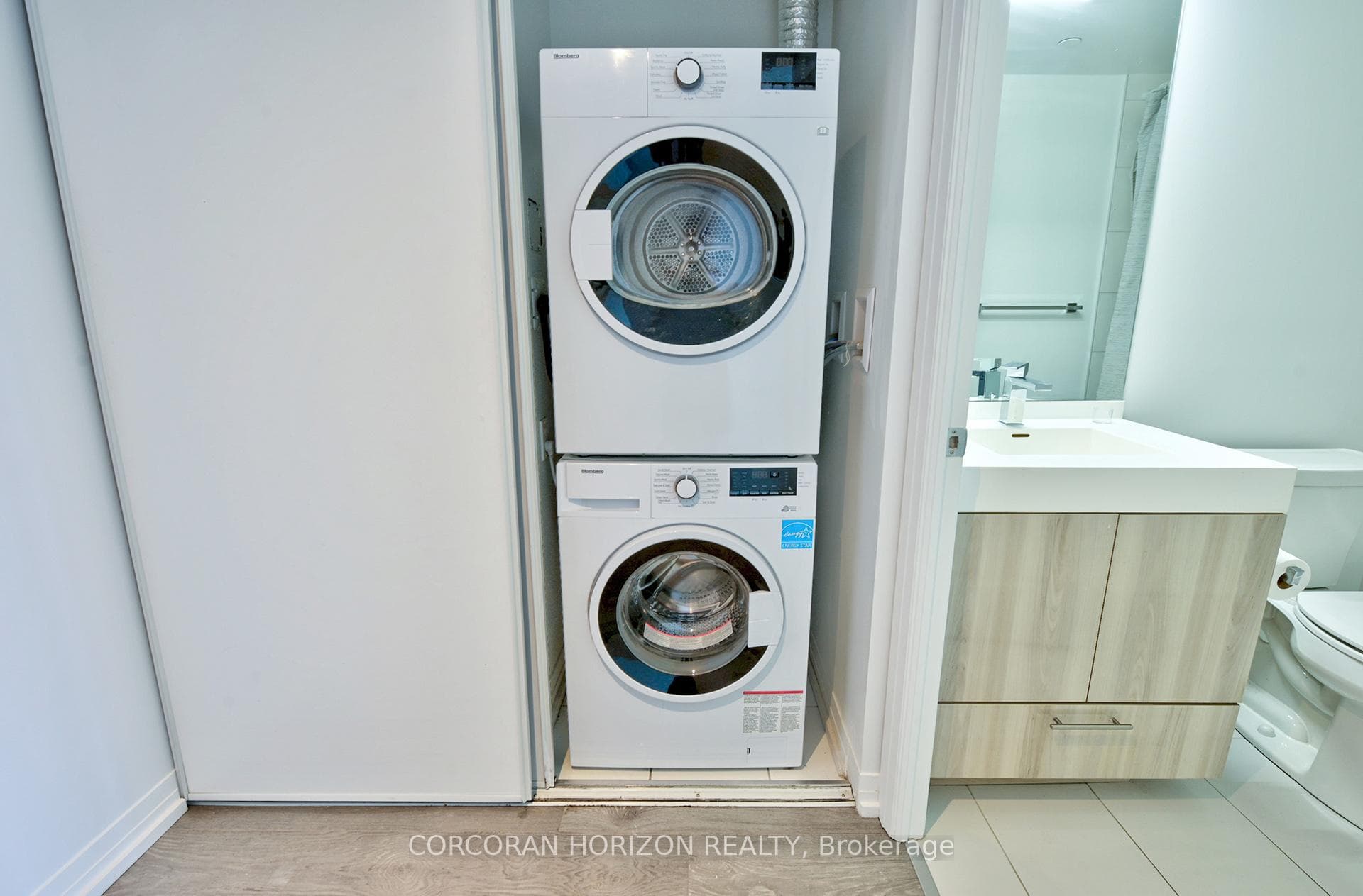251 Jarvis Street Unit 2508 photo 4