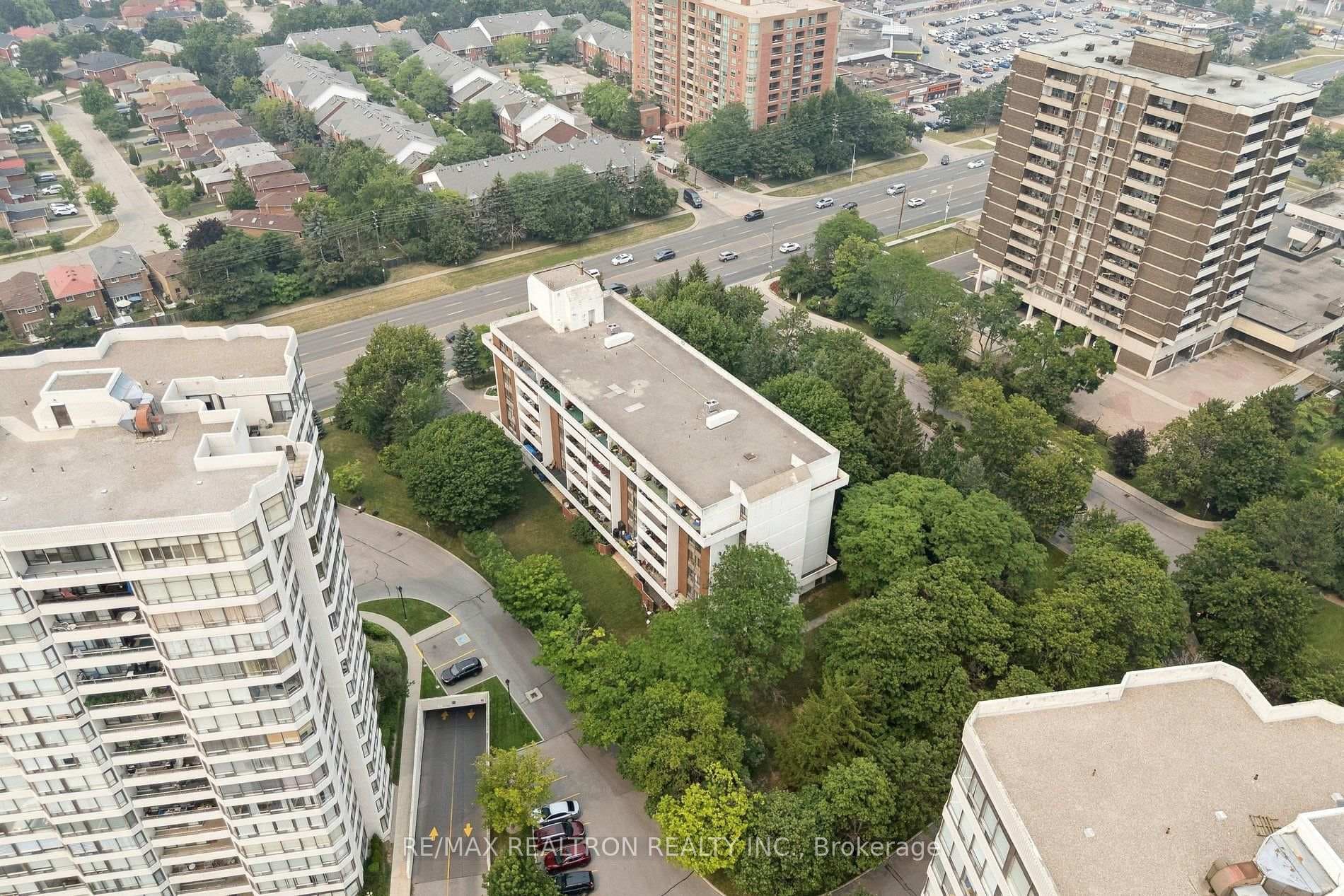 1111 Steeles Avenue Unit 307 photo 41