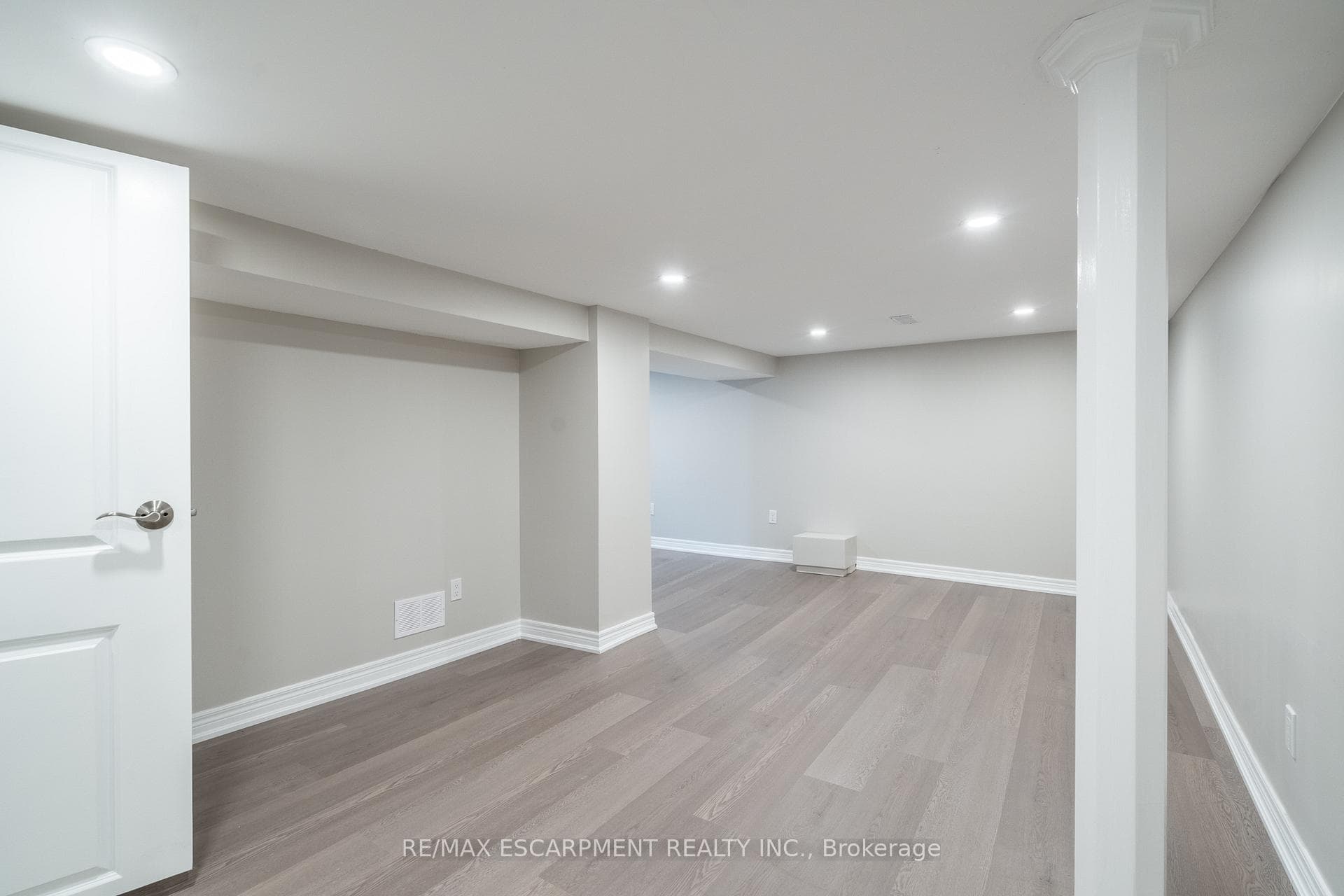 242 Glendale Avenue photo 31
