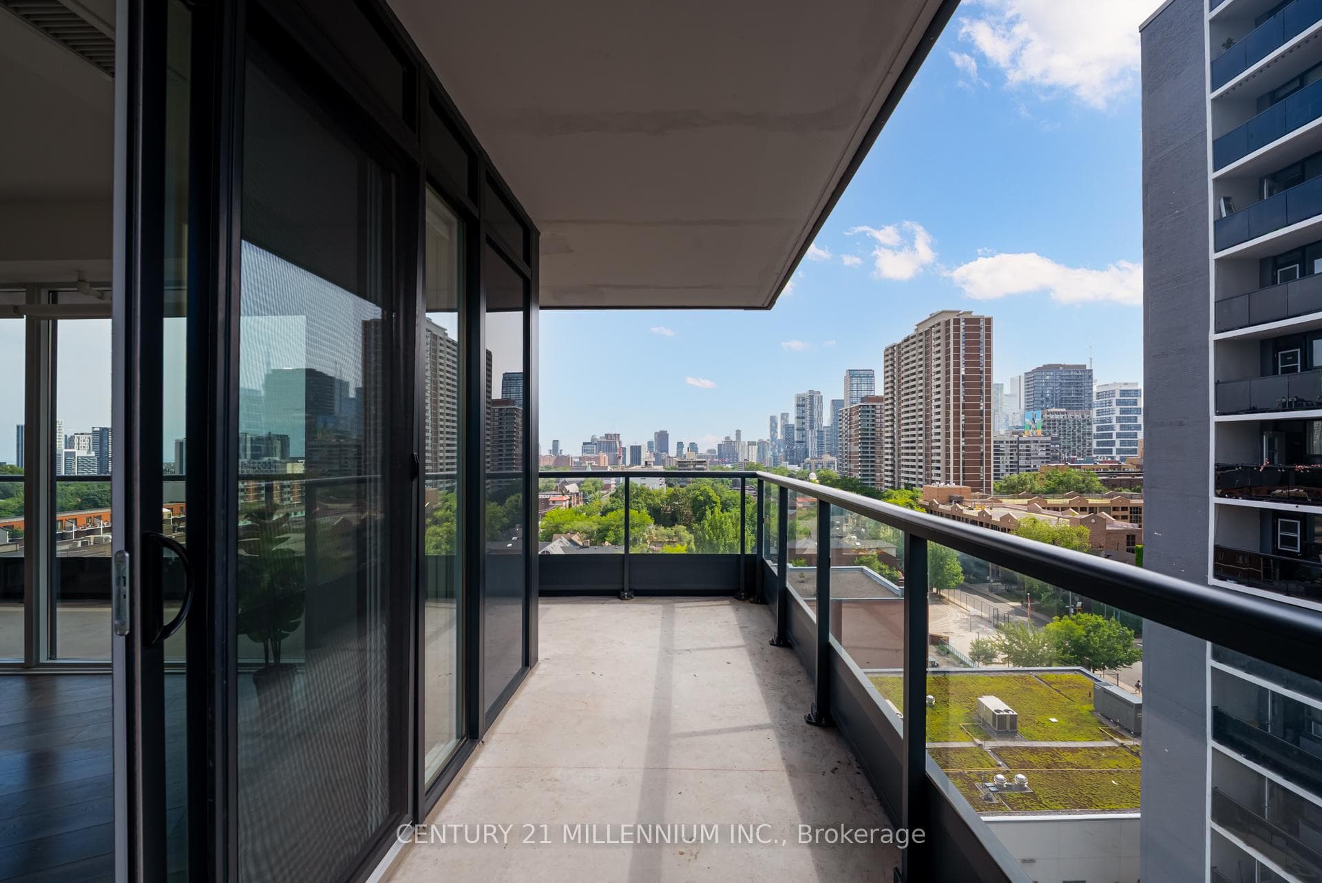 159 Wellesley Street Unit 708 photo 10