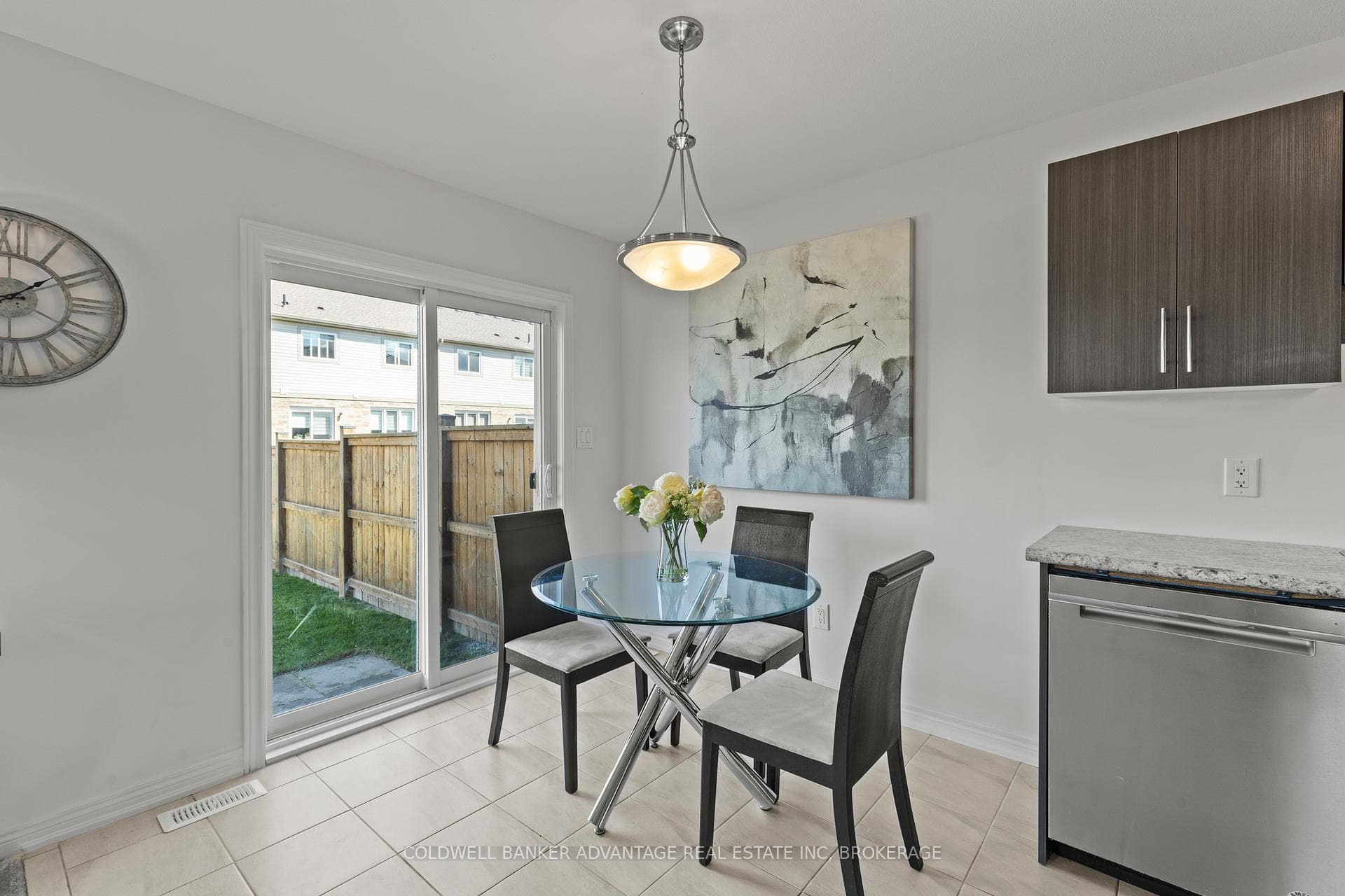 222 Heron Street photo 9