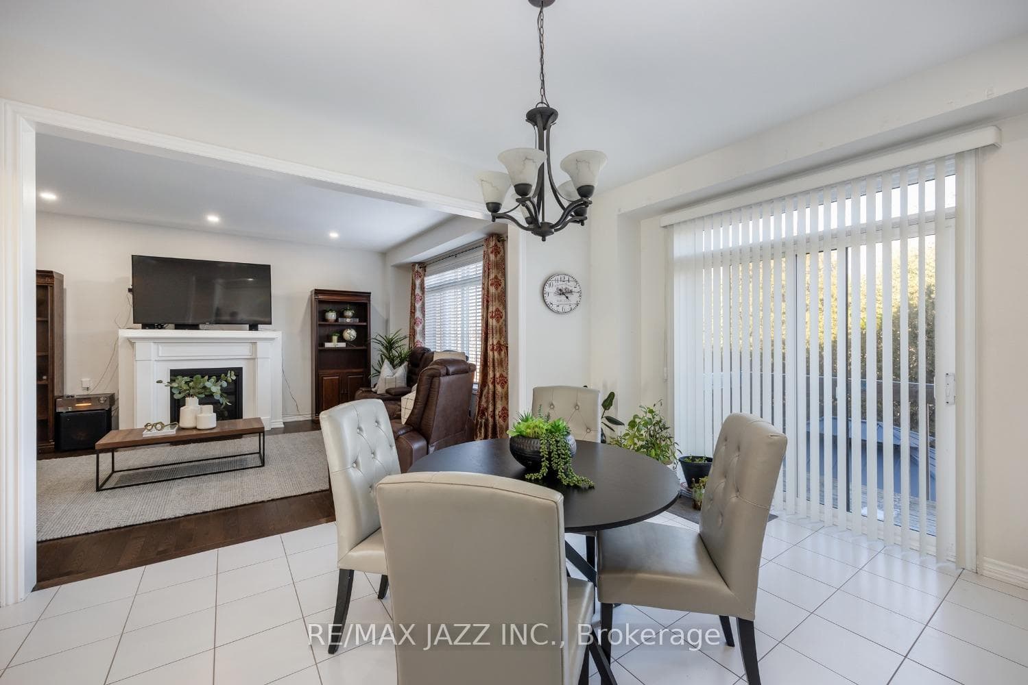 123 Crombie Street photo 10
