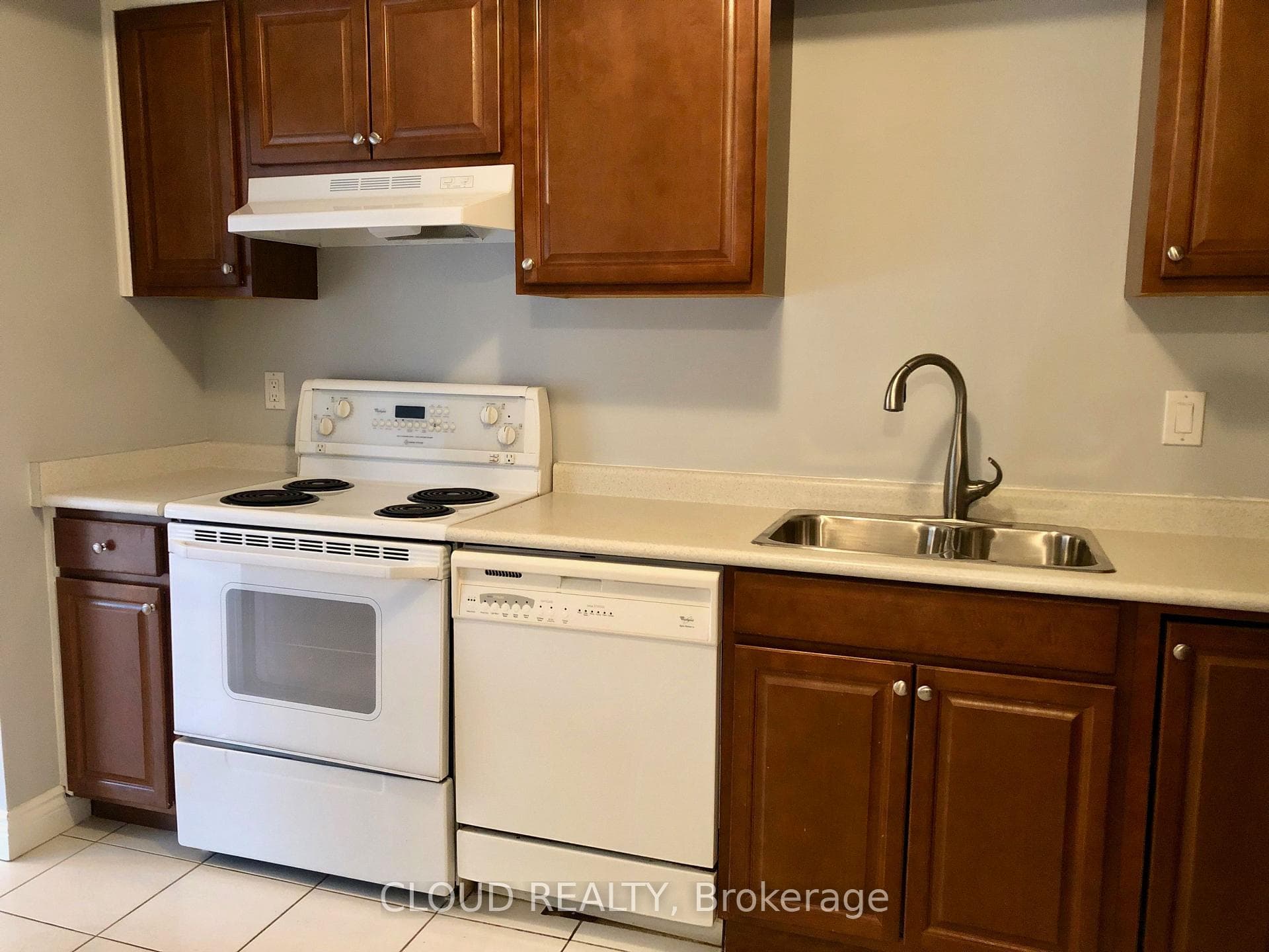 20 Mineola Road Unit 61 photo 12
