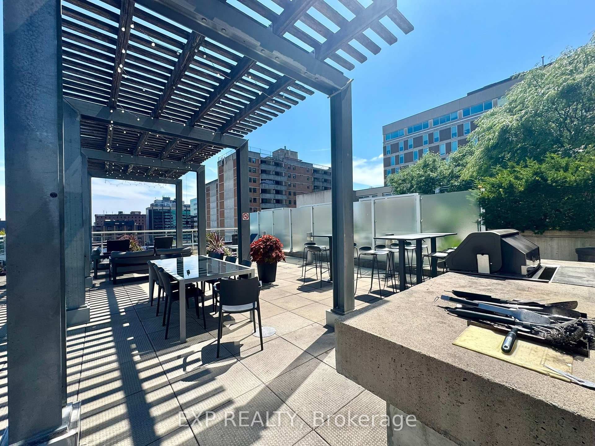 324 Laurier Avenue Unit 1401 photo 17