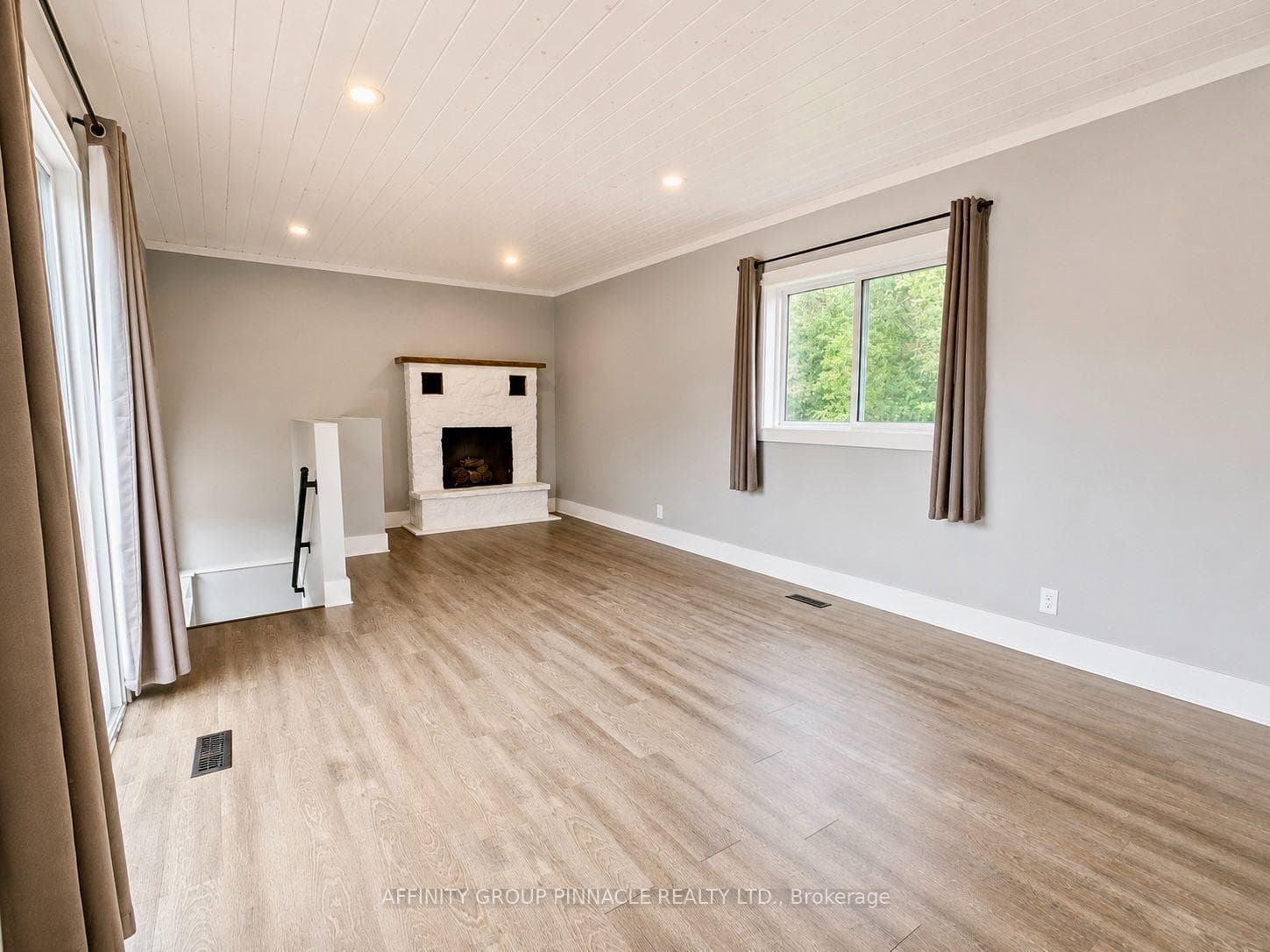 367 Angeline Street photo 22