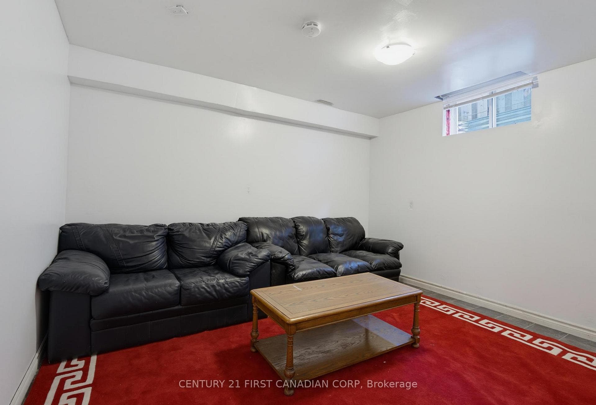 761 BLACKSMITH Street photo 32