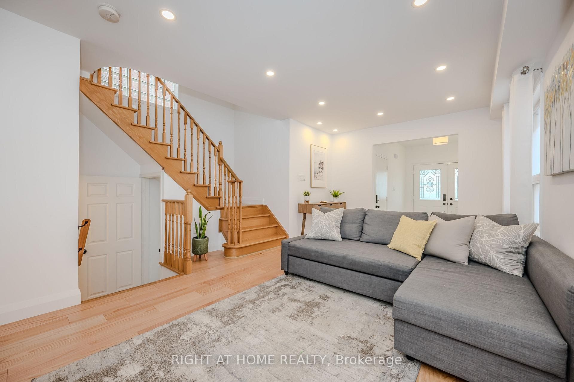81 Ronan Crescent photo 7
