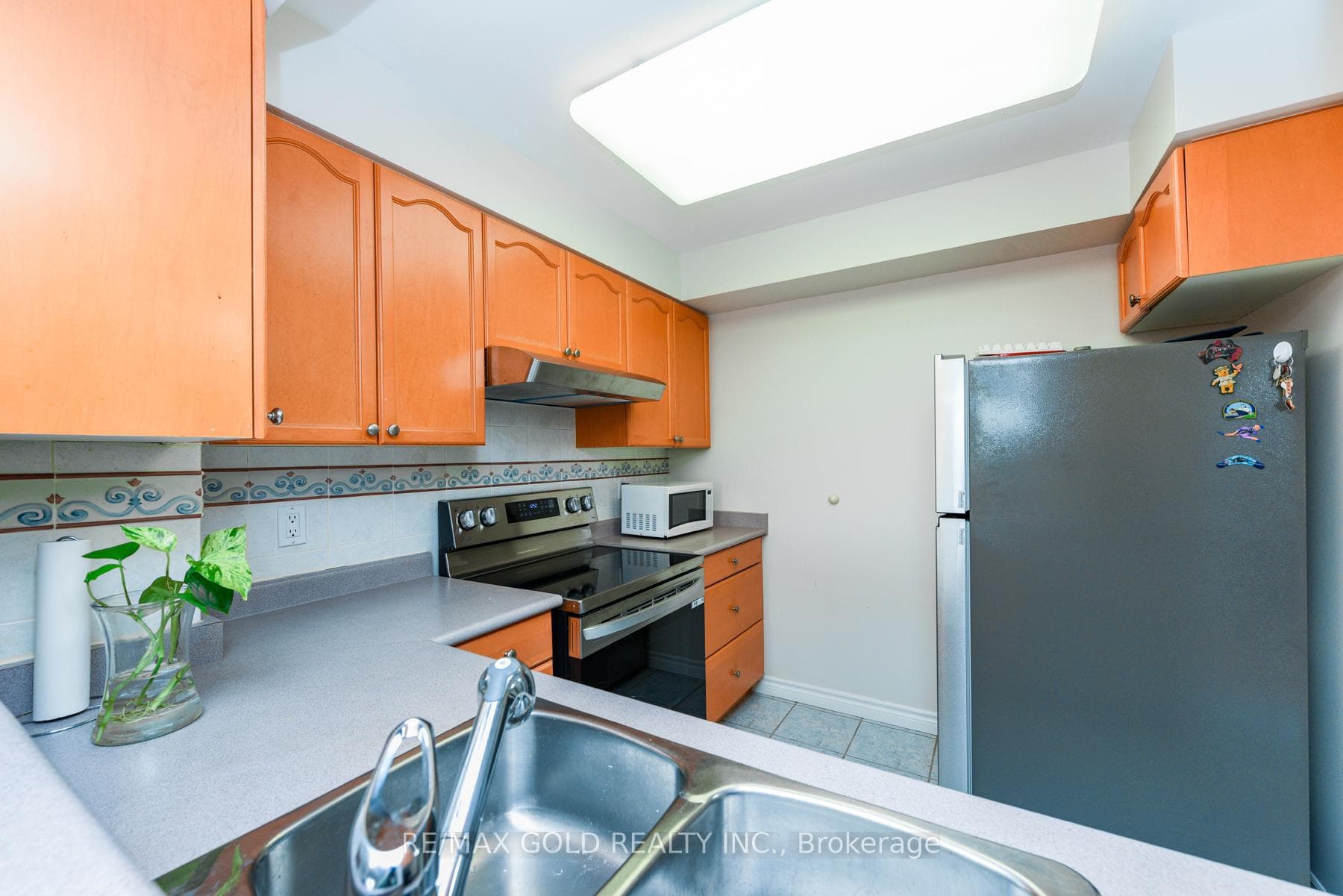 100 Burloak Drive Unit 2411 photo 13