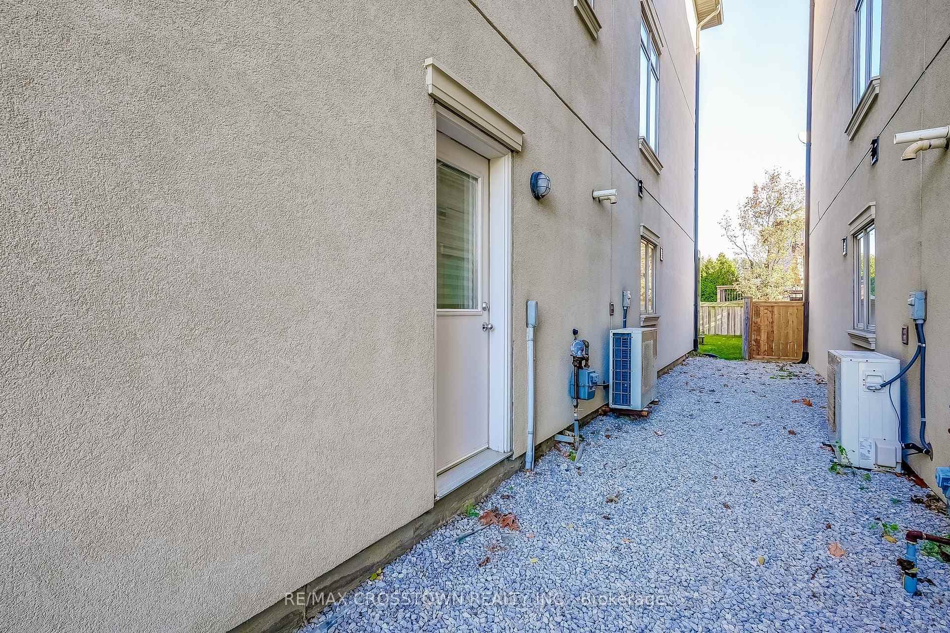 8293 KIPLING Avenue photo 37