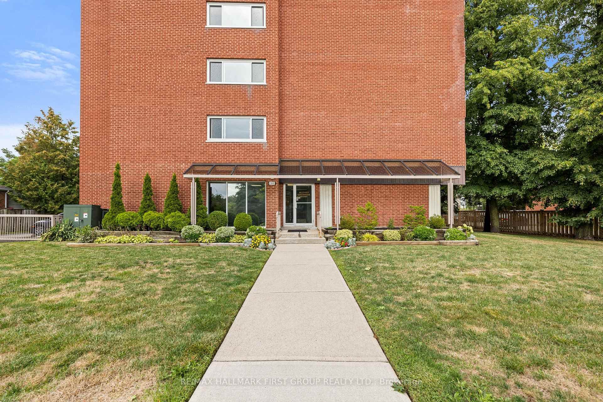 144 Queen Street Unit 604 photo 4
