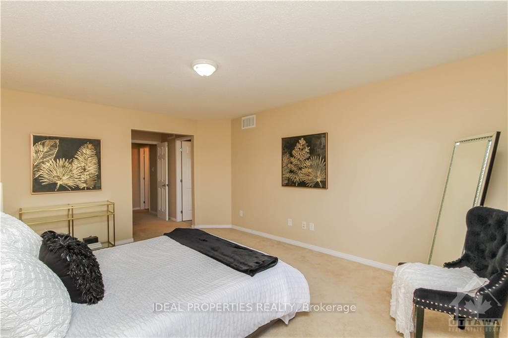 818 TABARET Street photo 17