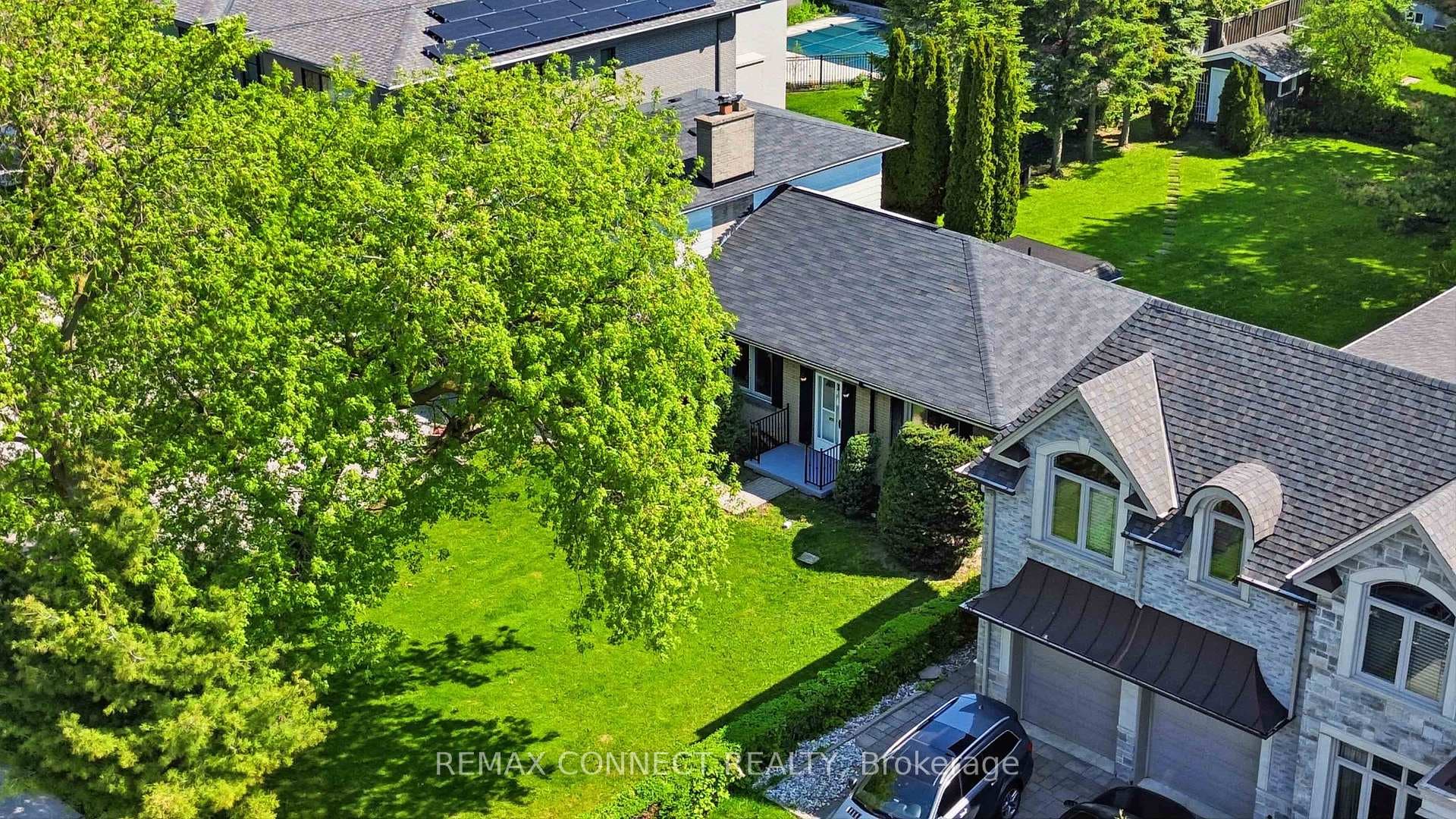 107 Fairglen Avenue photo 46