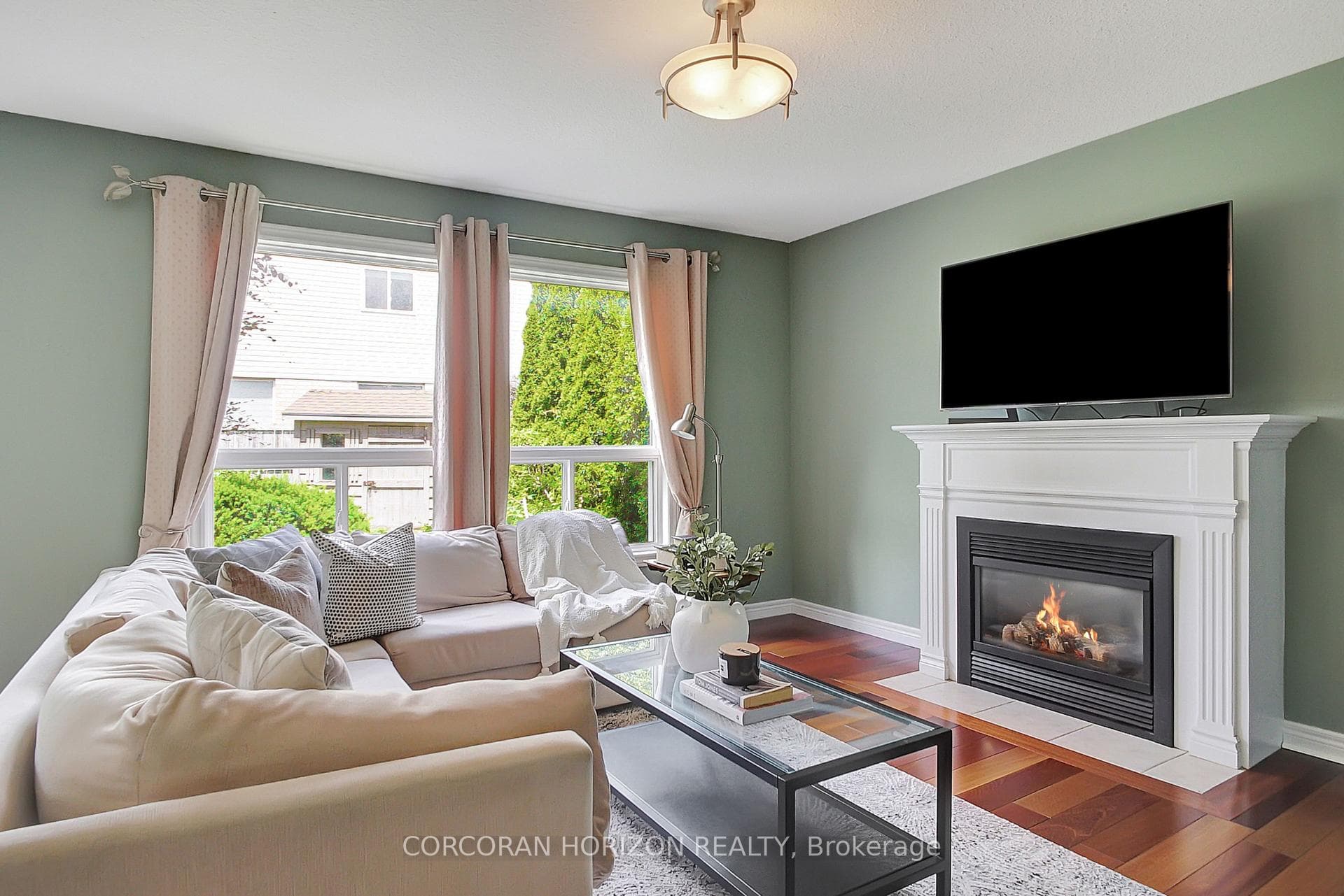 127 Rush Meadow Street photo 9
