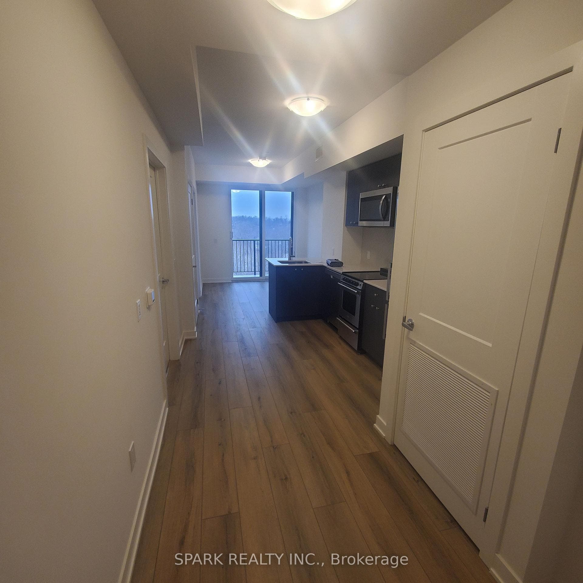 312 Erb Street Unit 611 photo 4