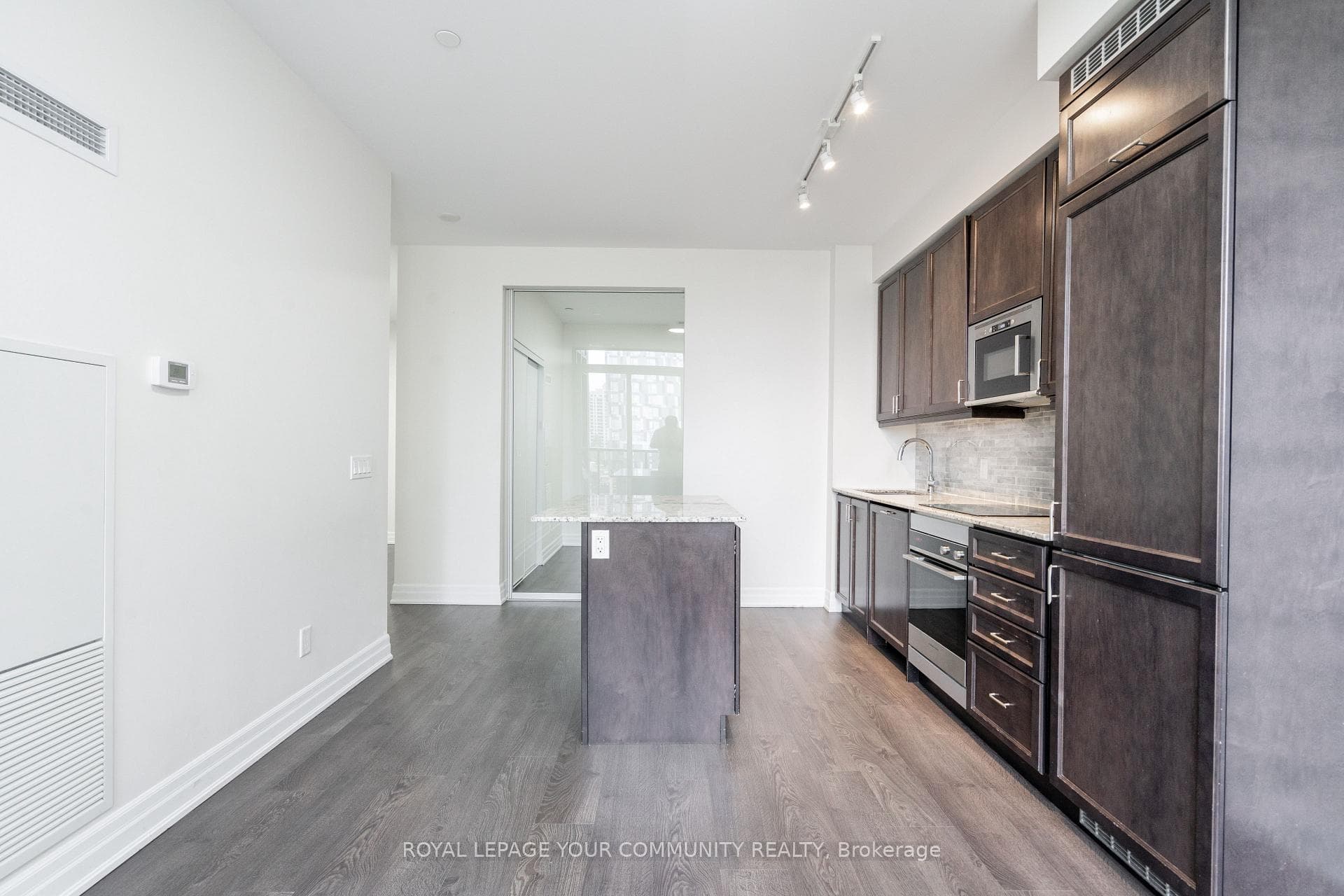 9075 Jane Street Unit 603 photo 13