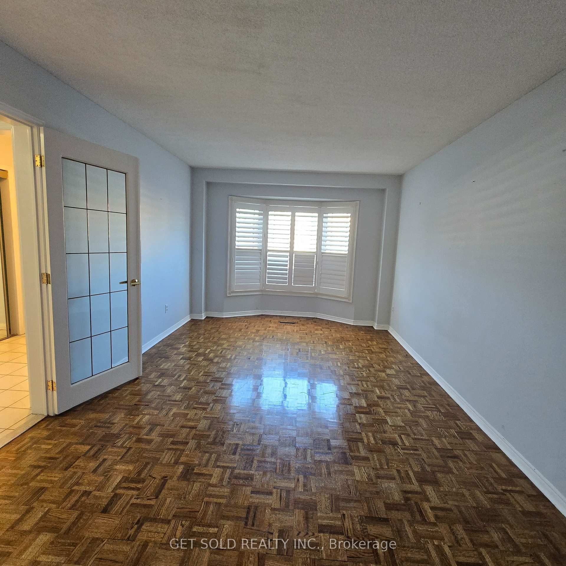 372 Fairview Road photo 5