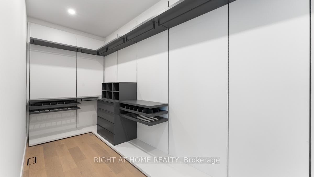 301 Lakeshore Road photo 23