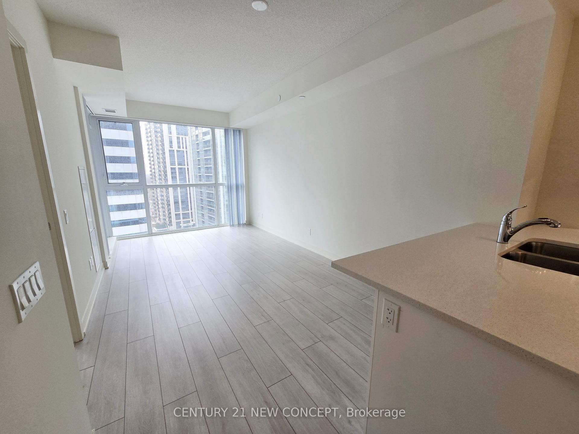 4955 Yonge Street Unit 1116 photo 4