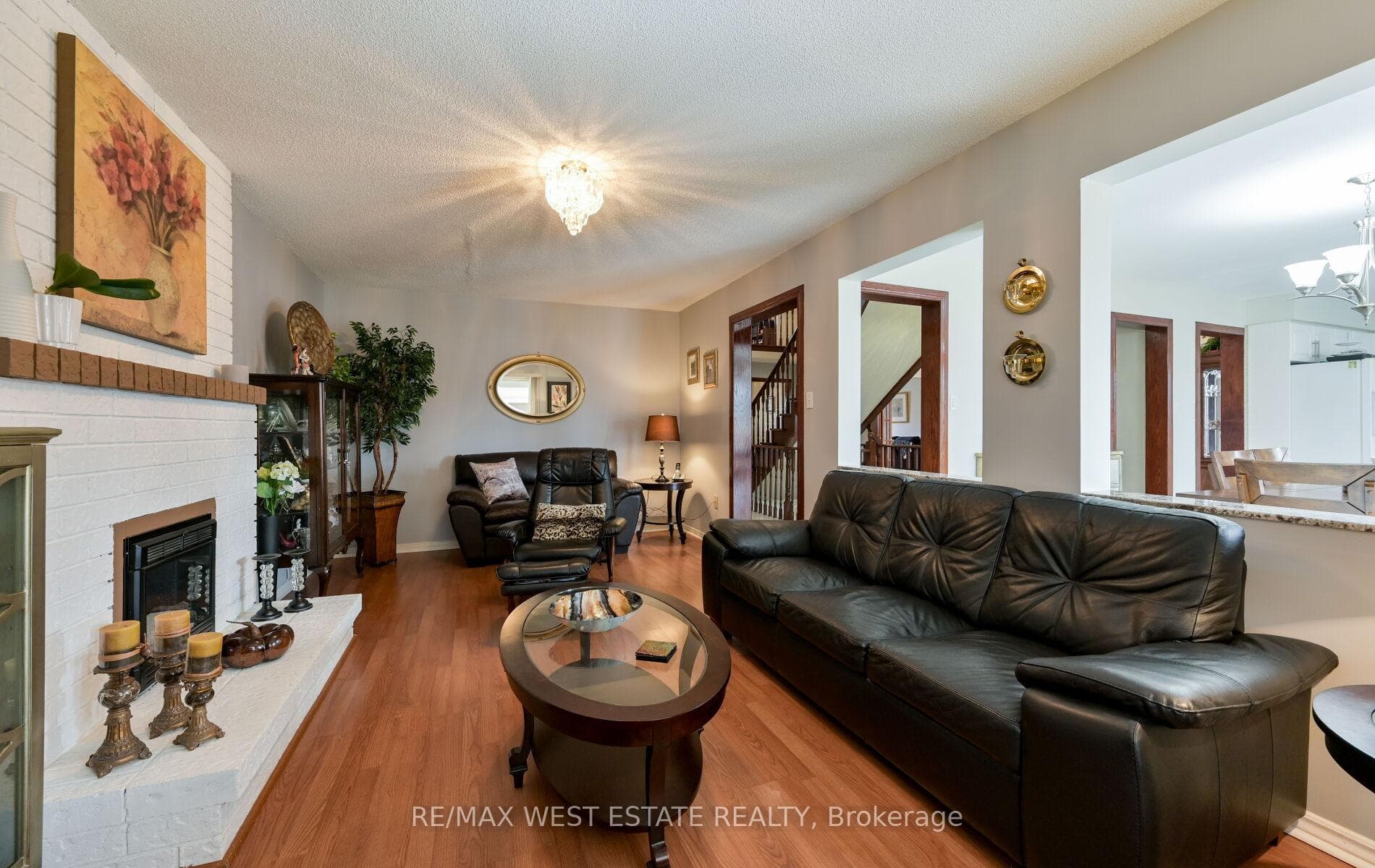 100 Hinchley Wood Grove photo 14