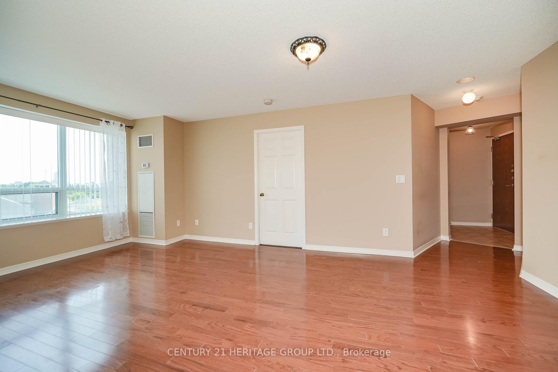 11 Oneida Crescent Unit 404 photo 23