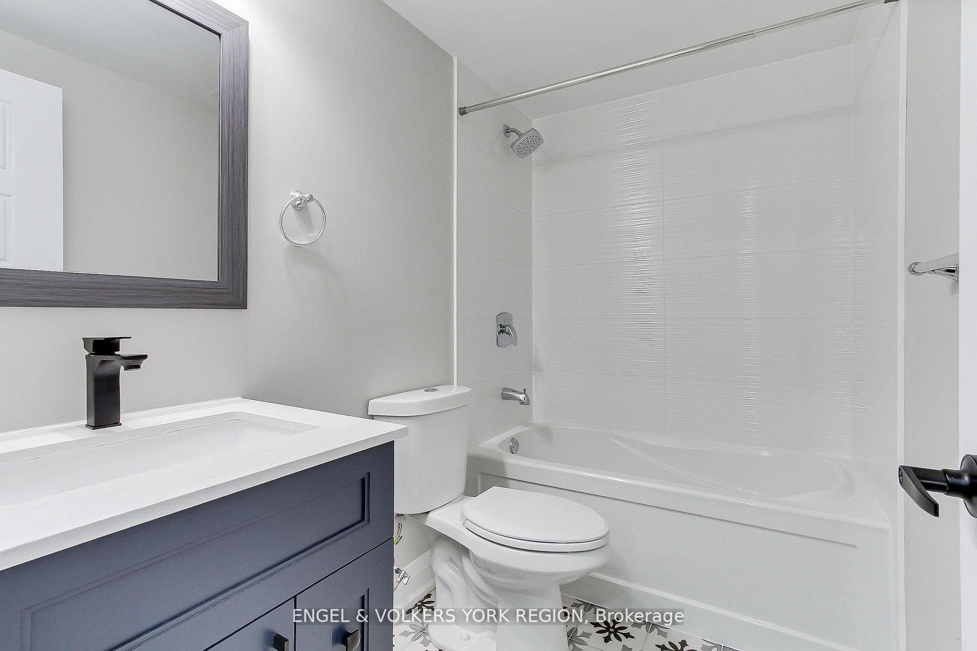4 Valley Point Crescent Unit Bsmt photo 22