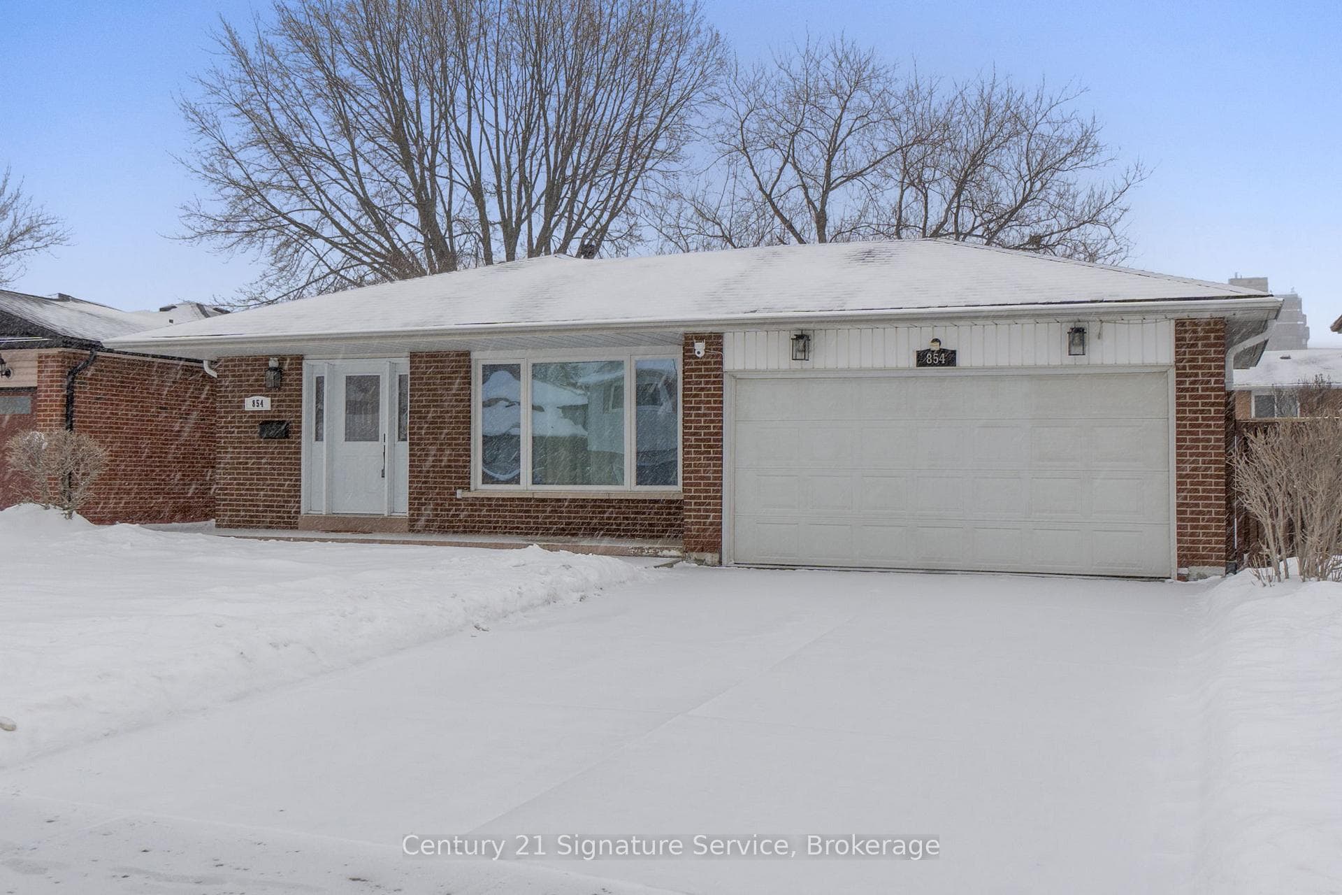 854 Forestwood Drive photo 1