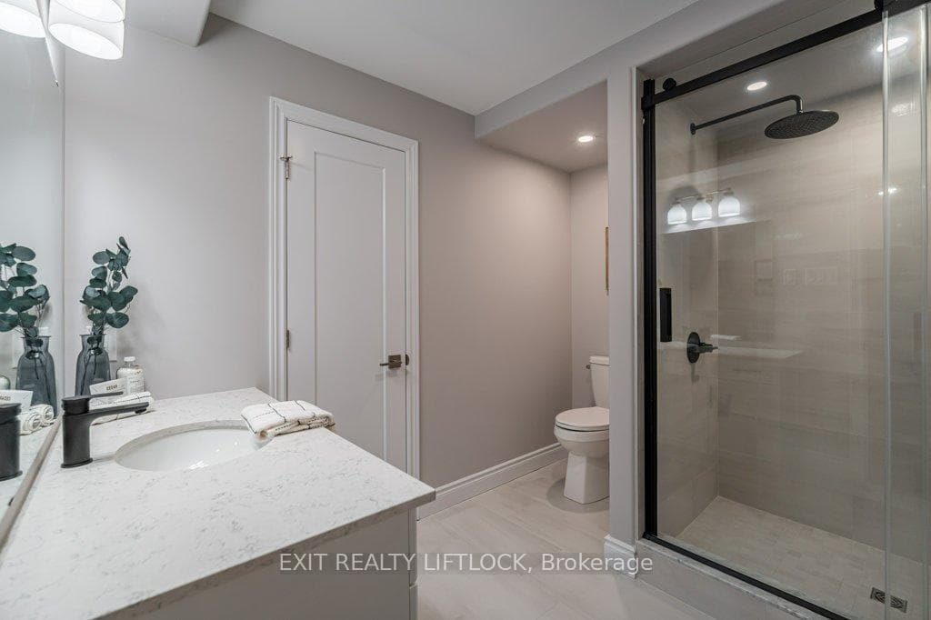 802 Steinberg Court photo 30