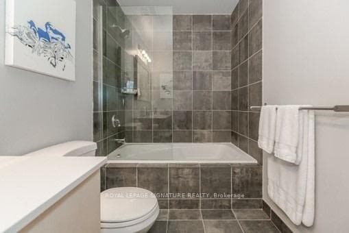 993 Queen Street Unit 419 photo 13