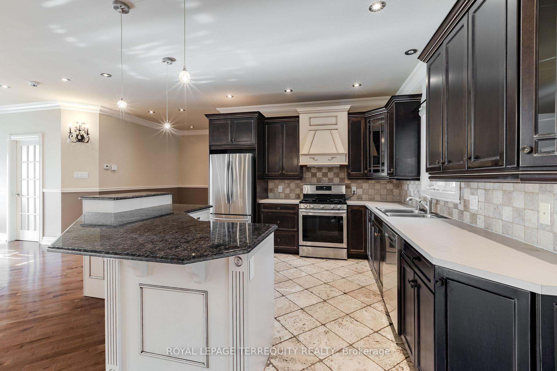 591 Du Parc Road photo 7