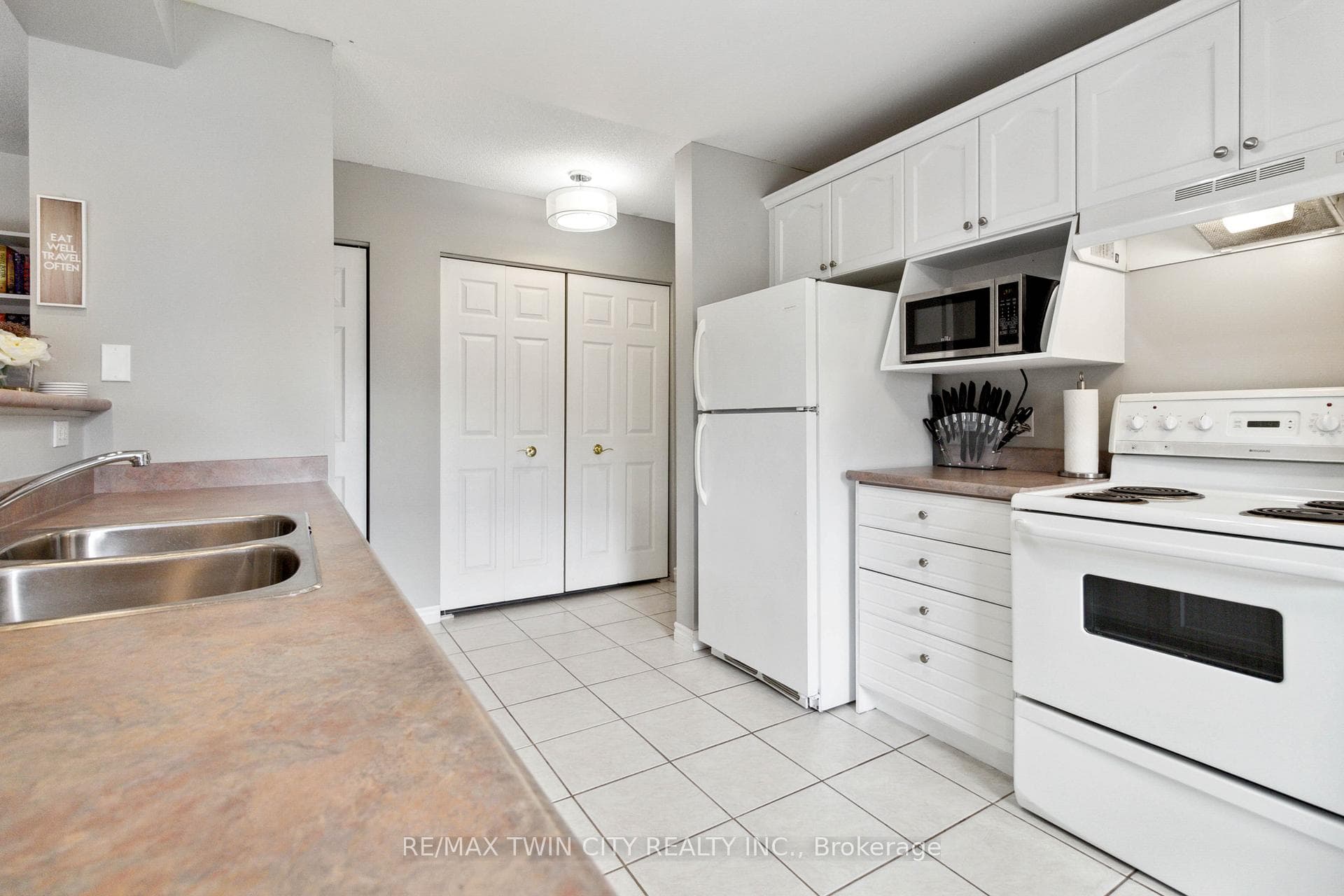 608 Grey Street Unit 20 photo 4
