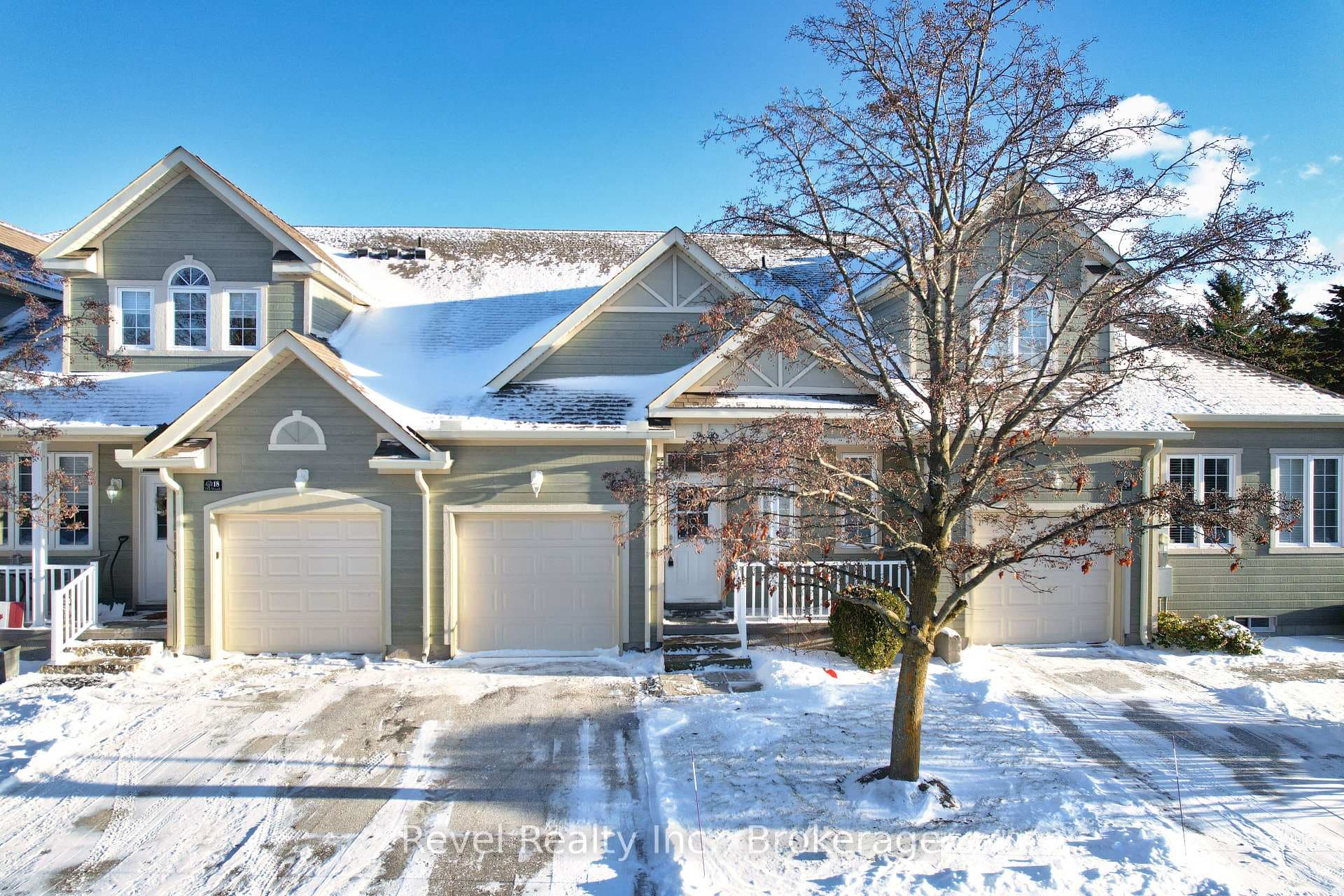 Single Car Garage Townhouse in Thornbury