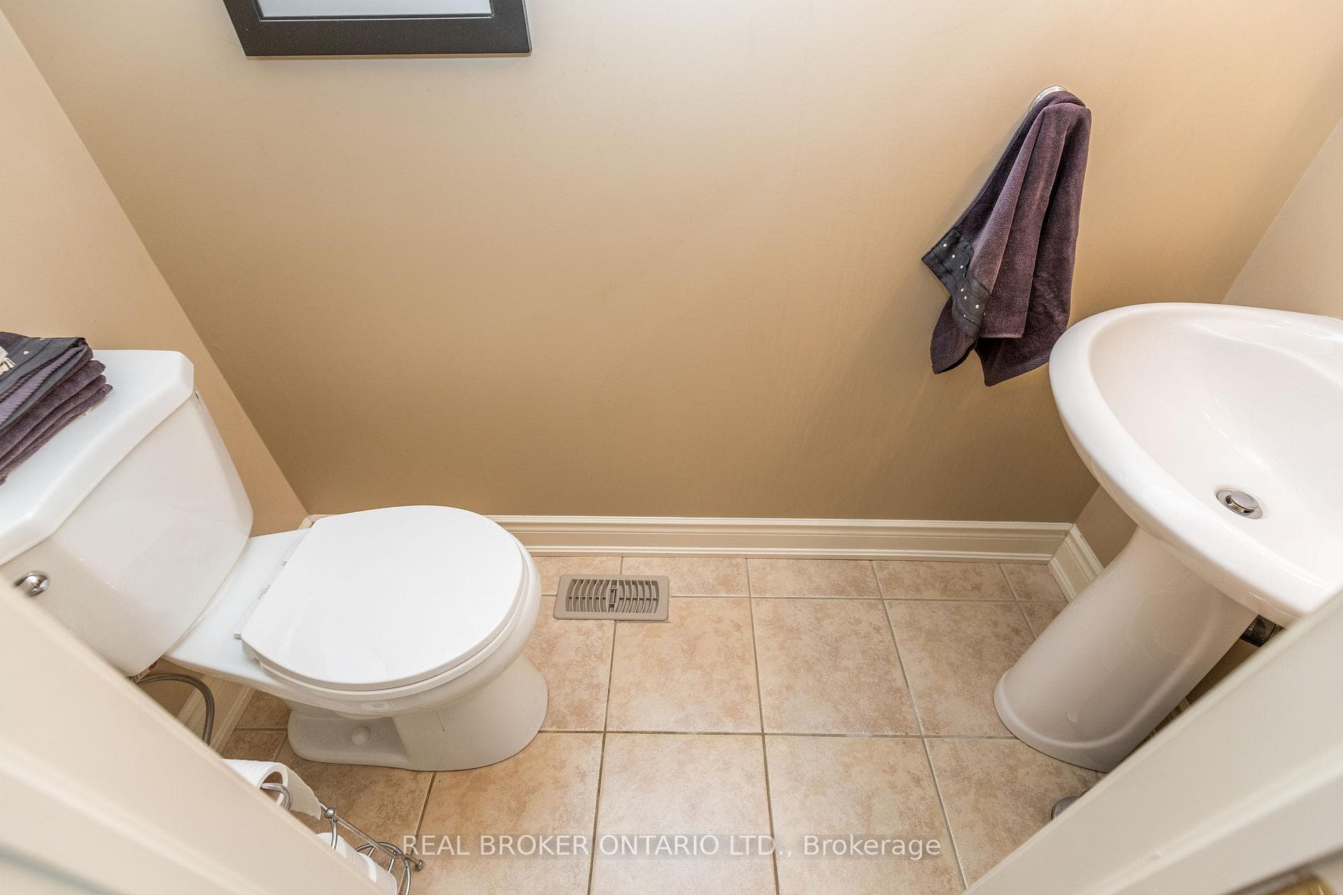 206 Wycliffe Cove N/A photo 5