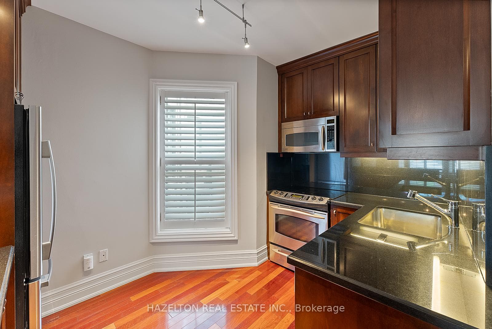 17 Lowther Avenue Unit 1 photo 18