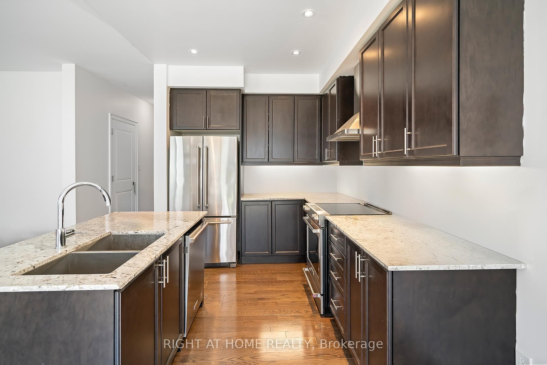 7 Windsor Circle photo 15