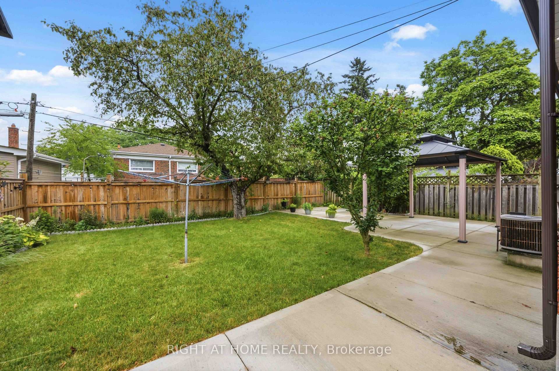 8 Grassington Crescent photo 49