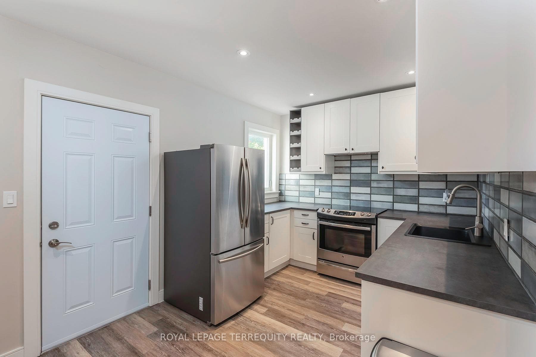 33 Havelock Street Unit Main photo 7