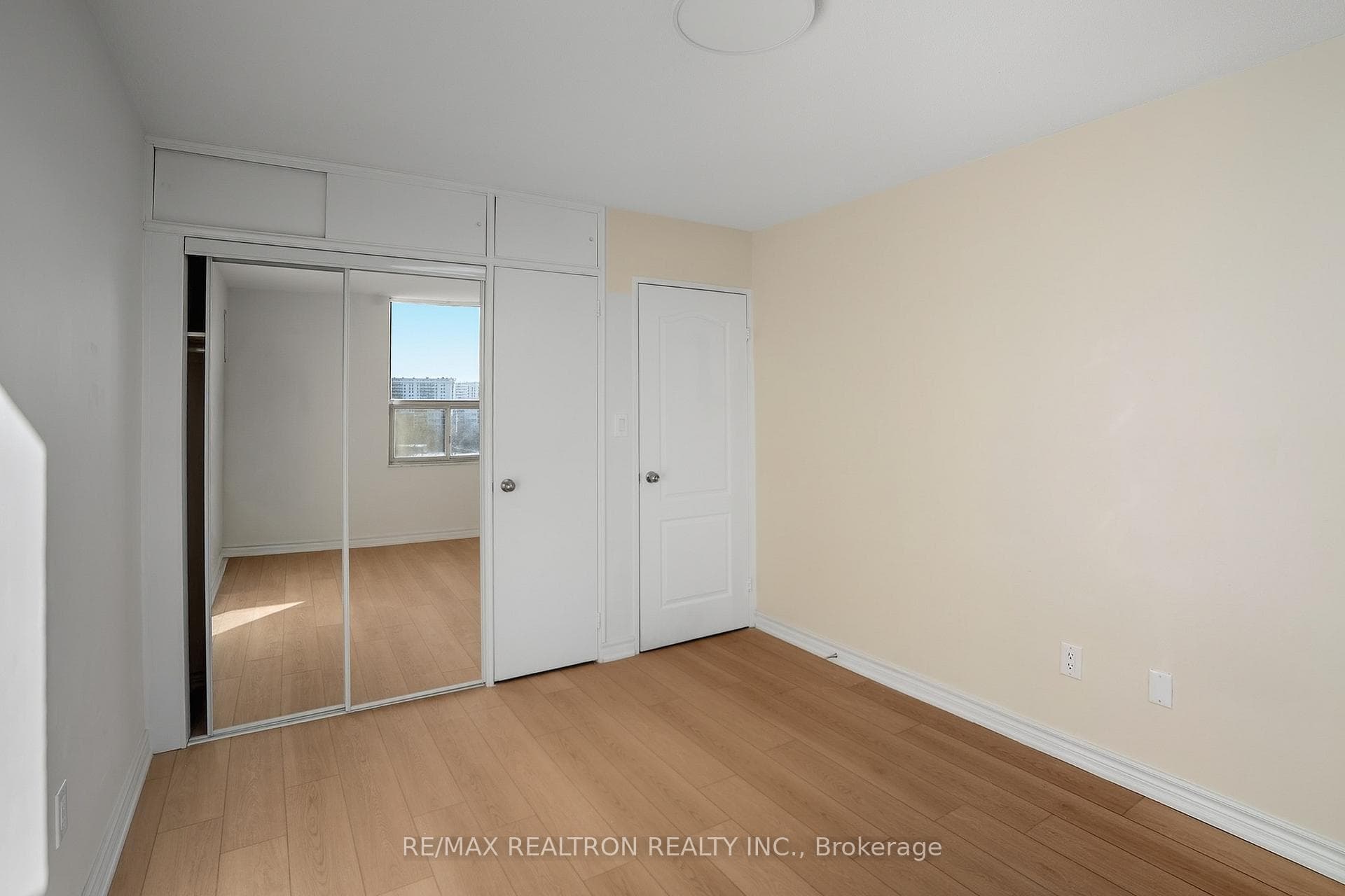 5 Shady Golfway Unit 1007 photo 14
