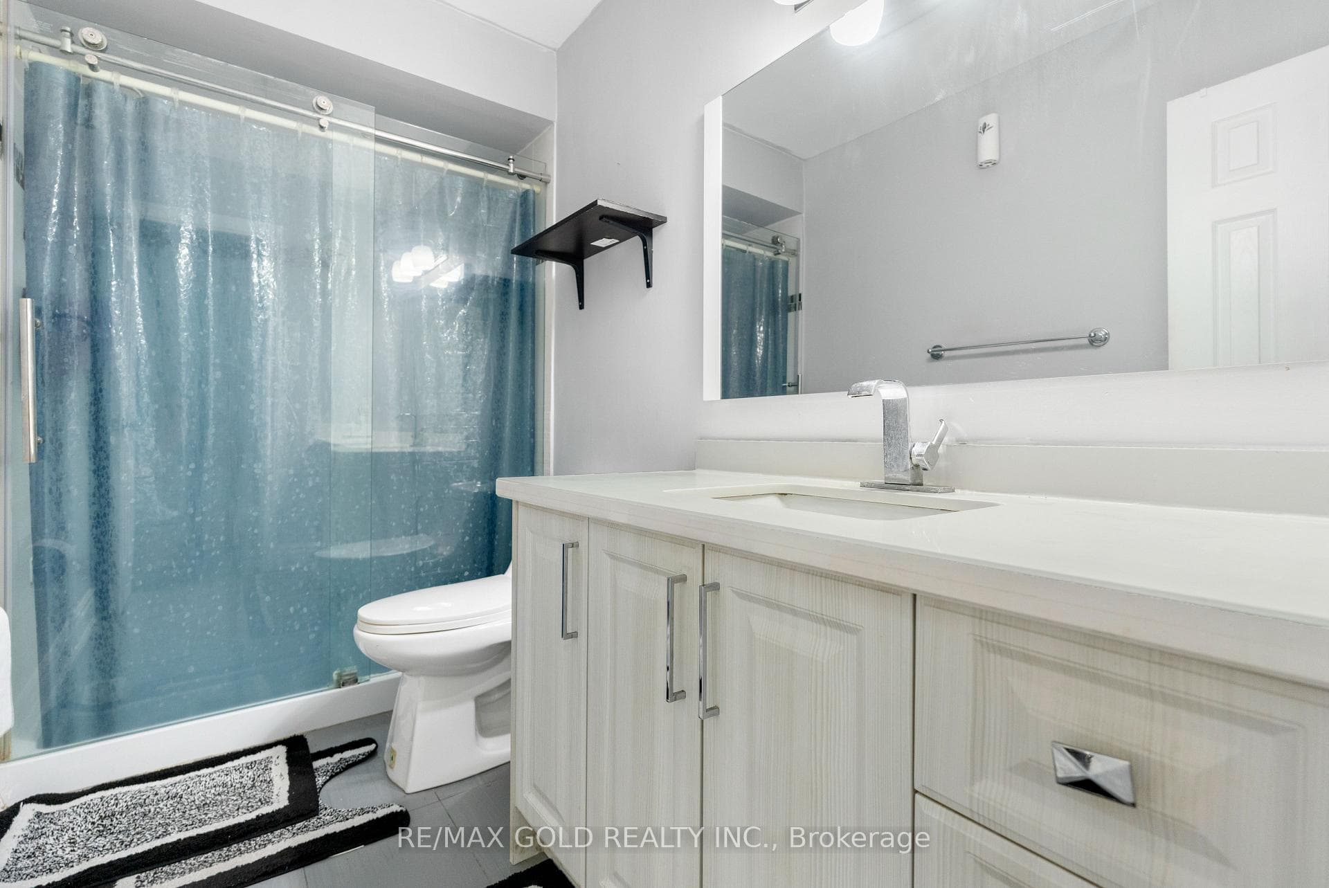 48 Maidstone Crescent photo 17