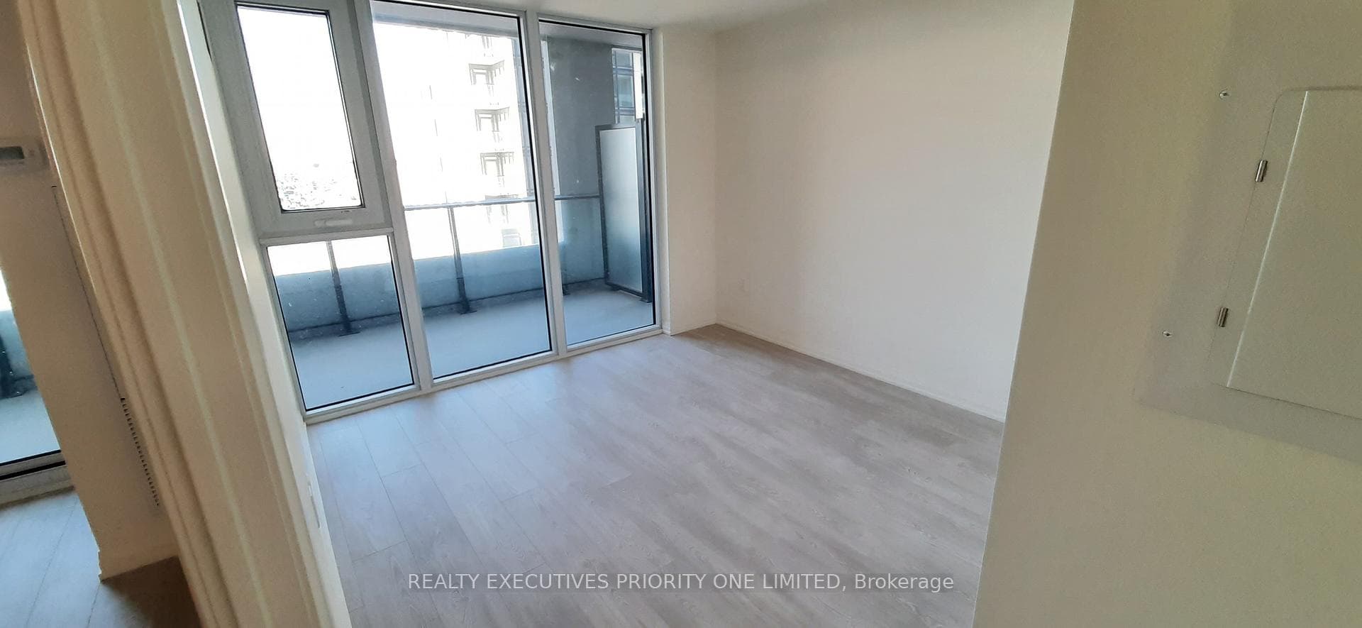 8960 Jane Street Unit 316 photo 6