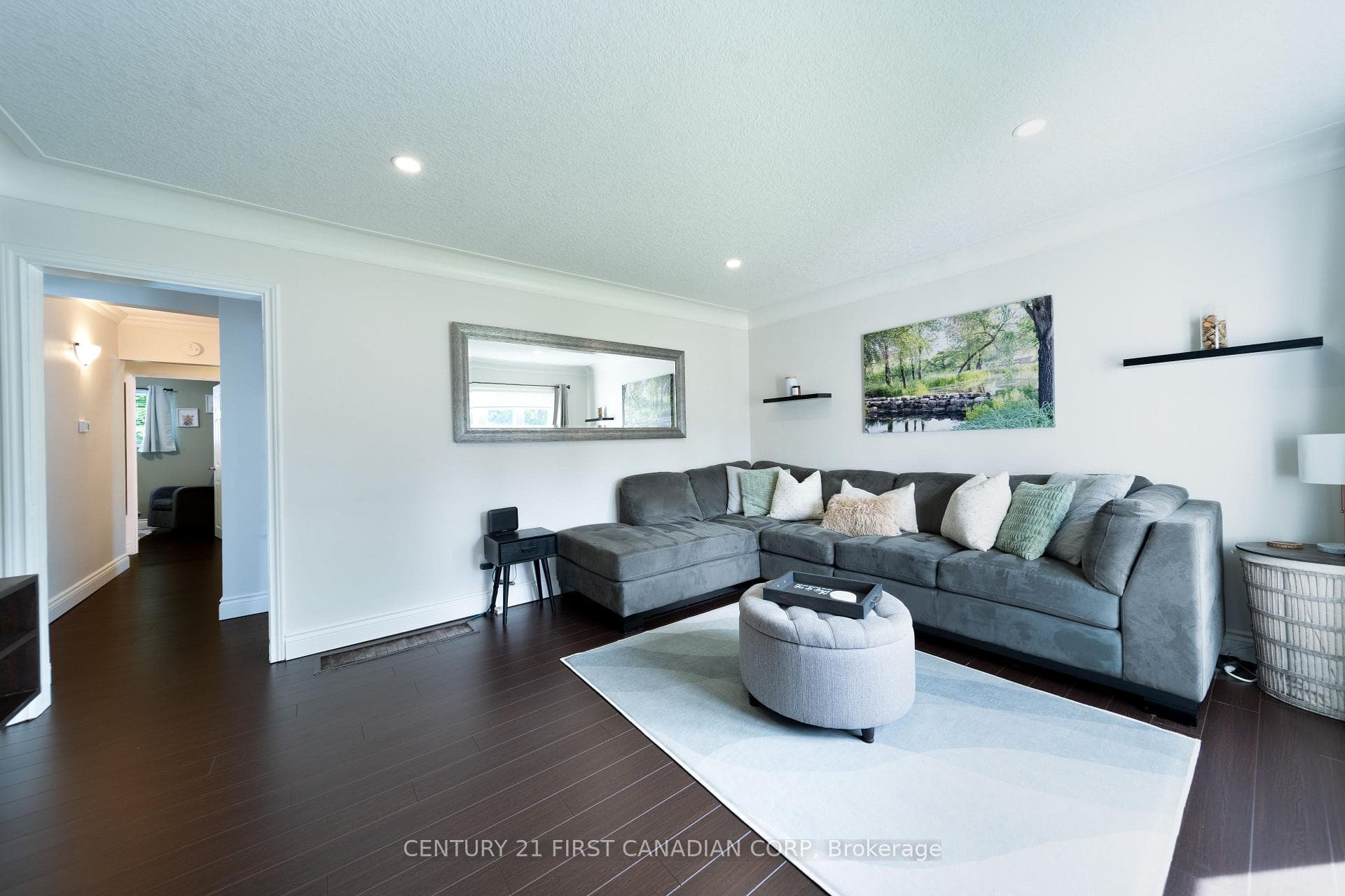4020 Catherine Street photo 6